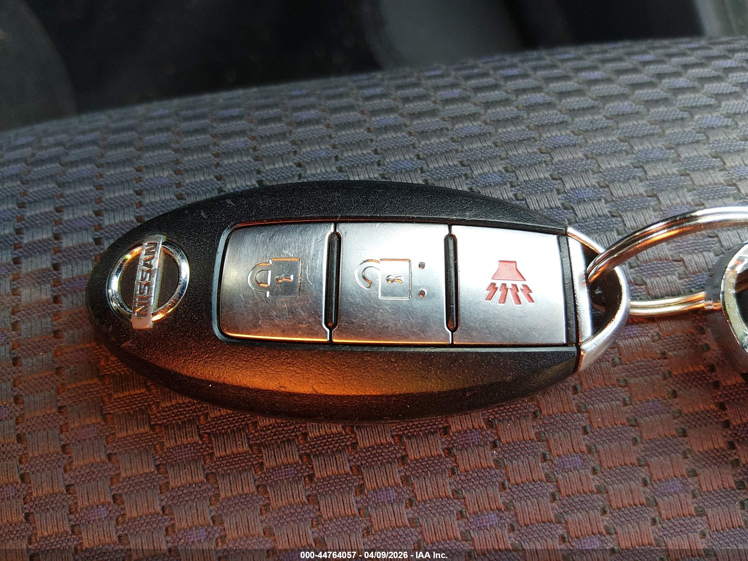 NISSAN VERSA image 11