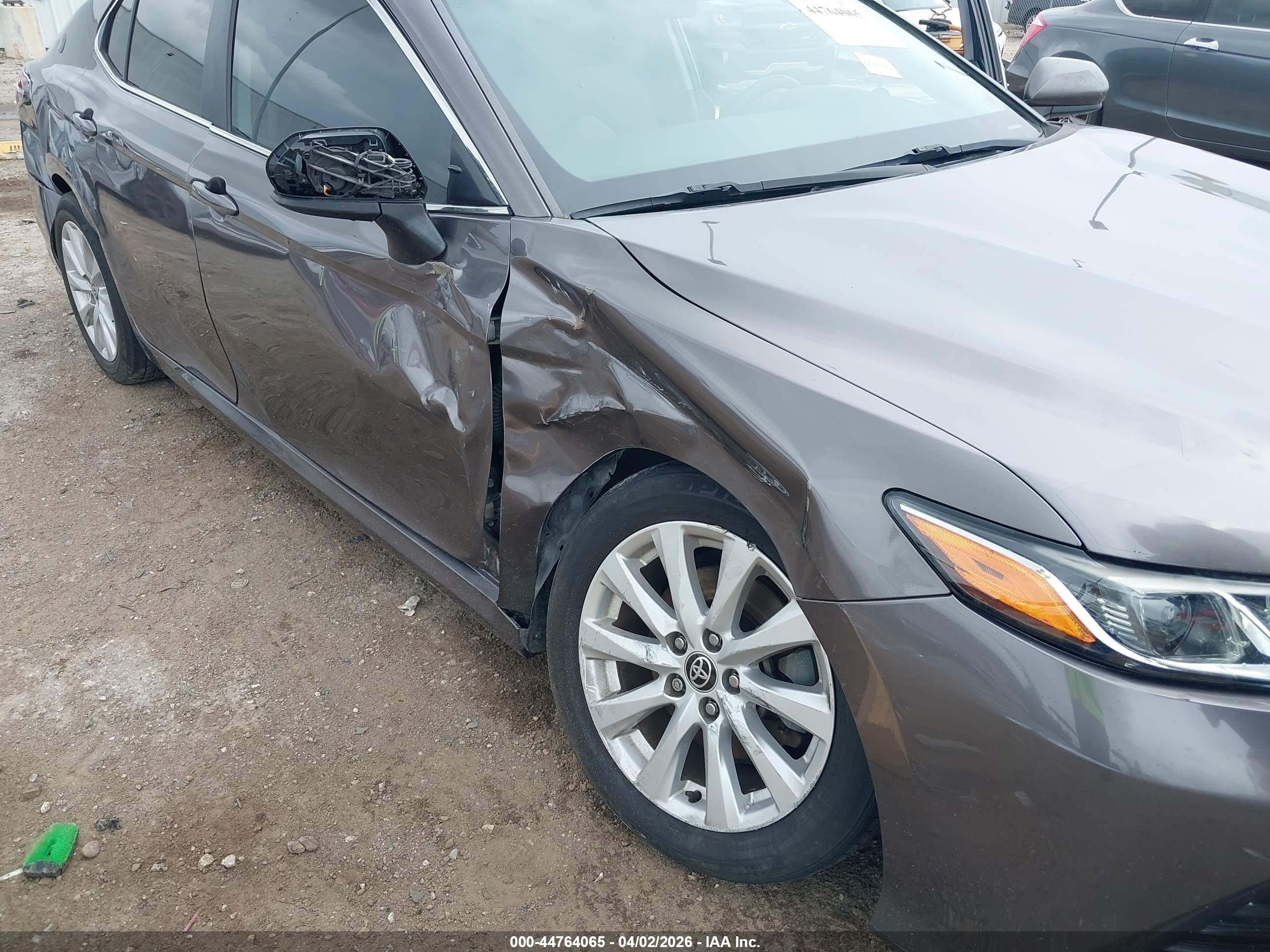 TOYOTA CAMRY image 6