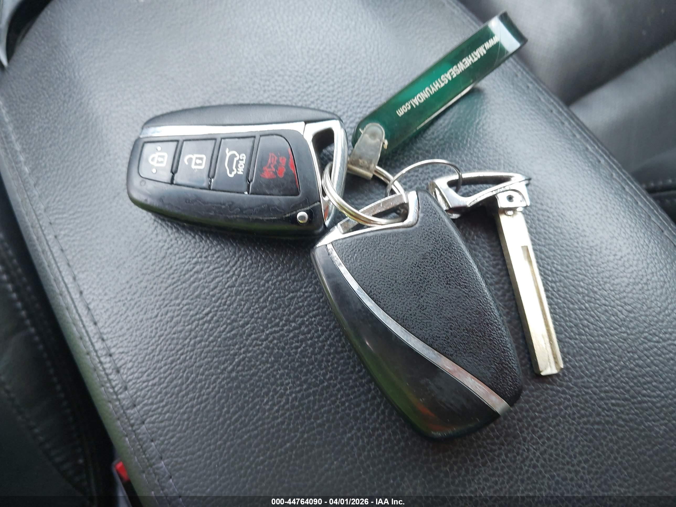 HYUNDAI SANTA image 11