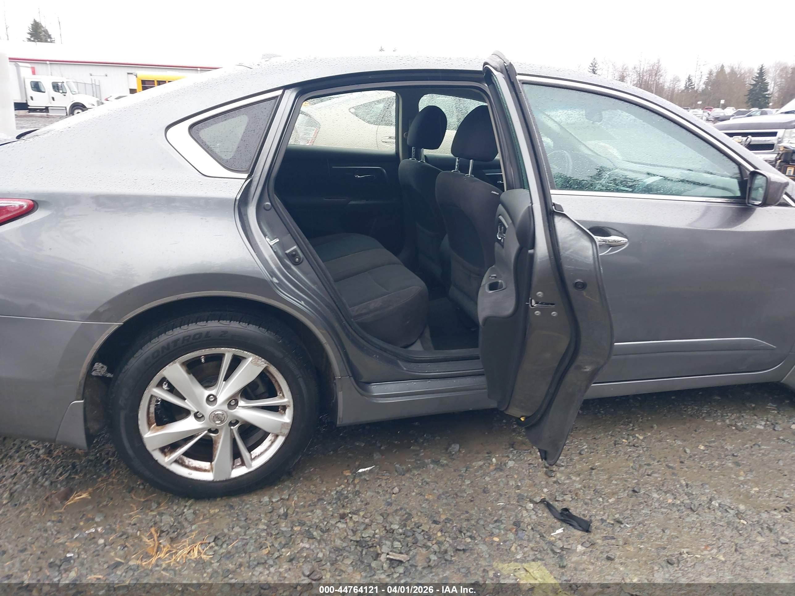 NISSAN ALTIMA image 8