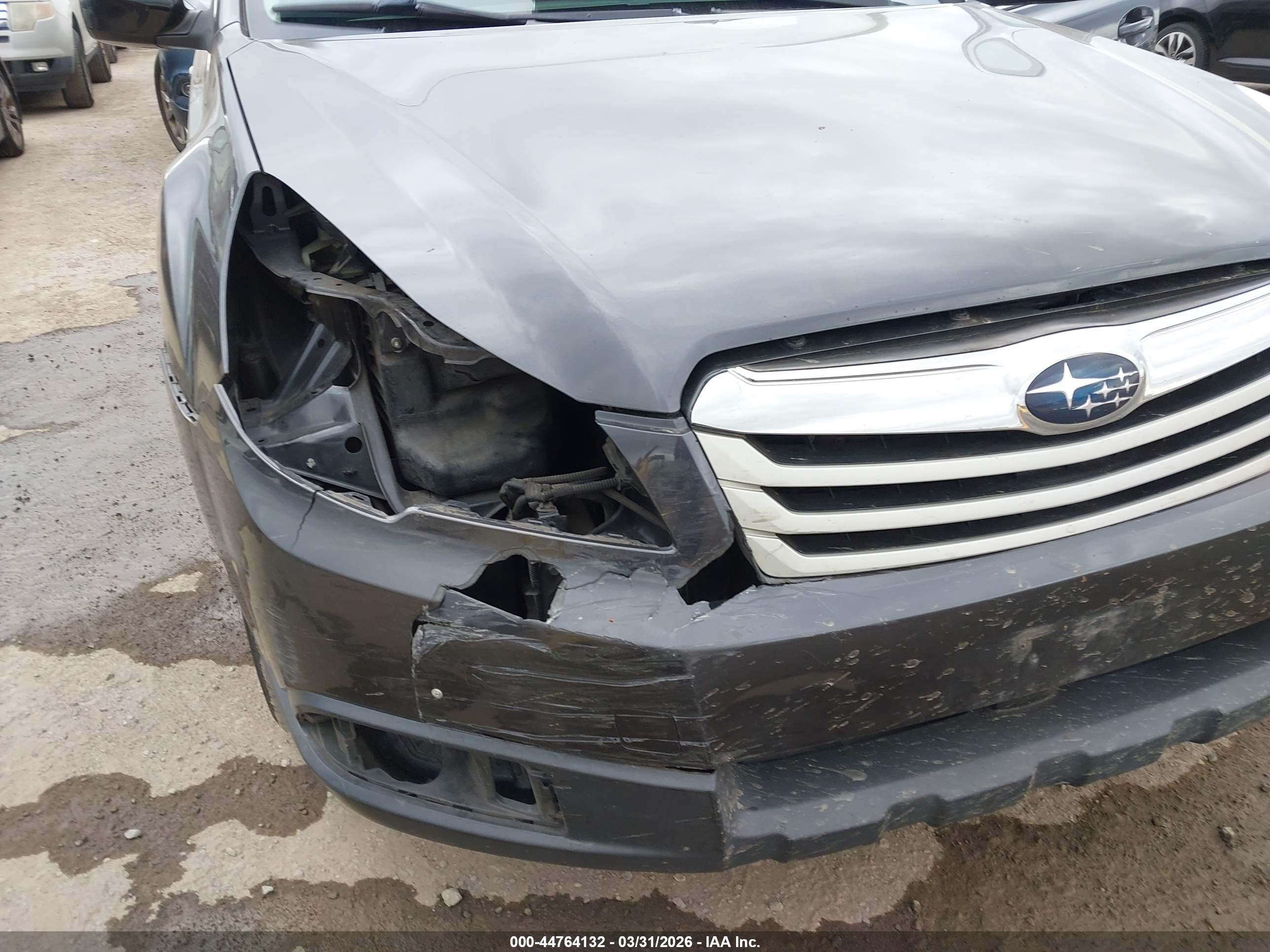 SUBARU OUTBACK image 6