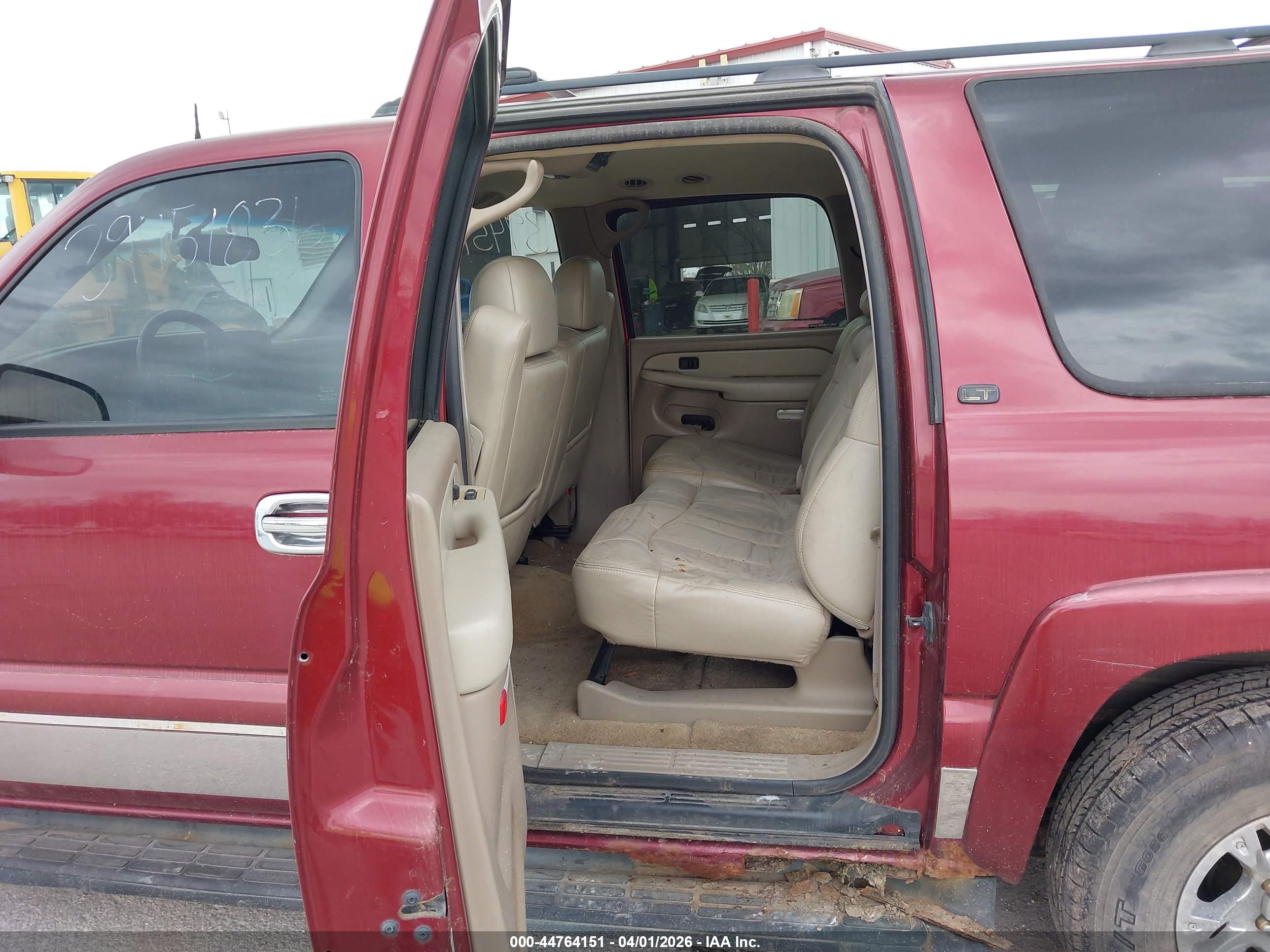 CHEVROLET SUBURBAN image 8