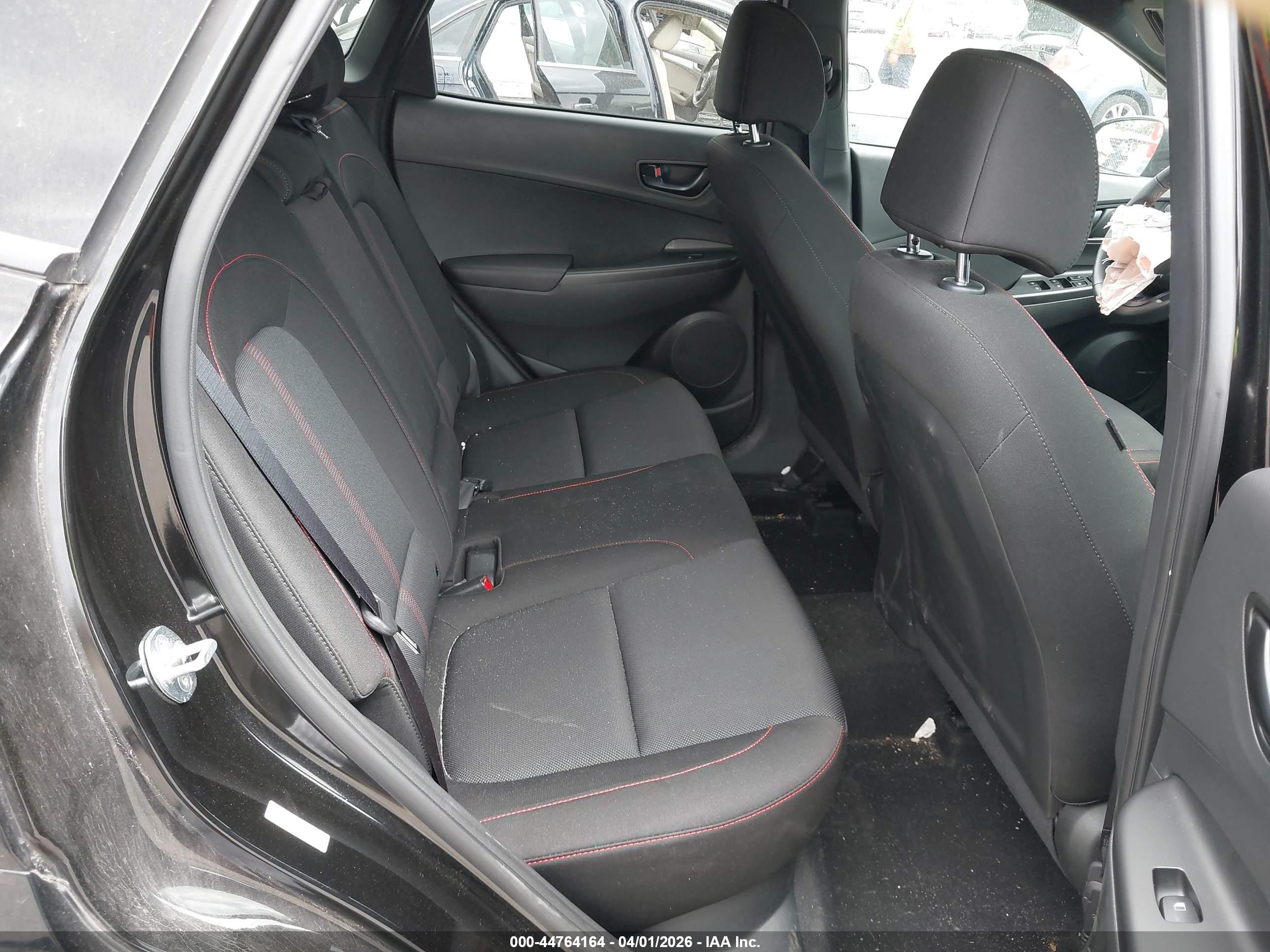 HYUNDAI KONA image 8