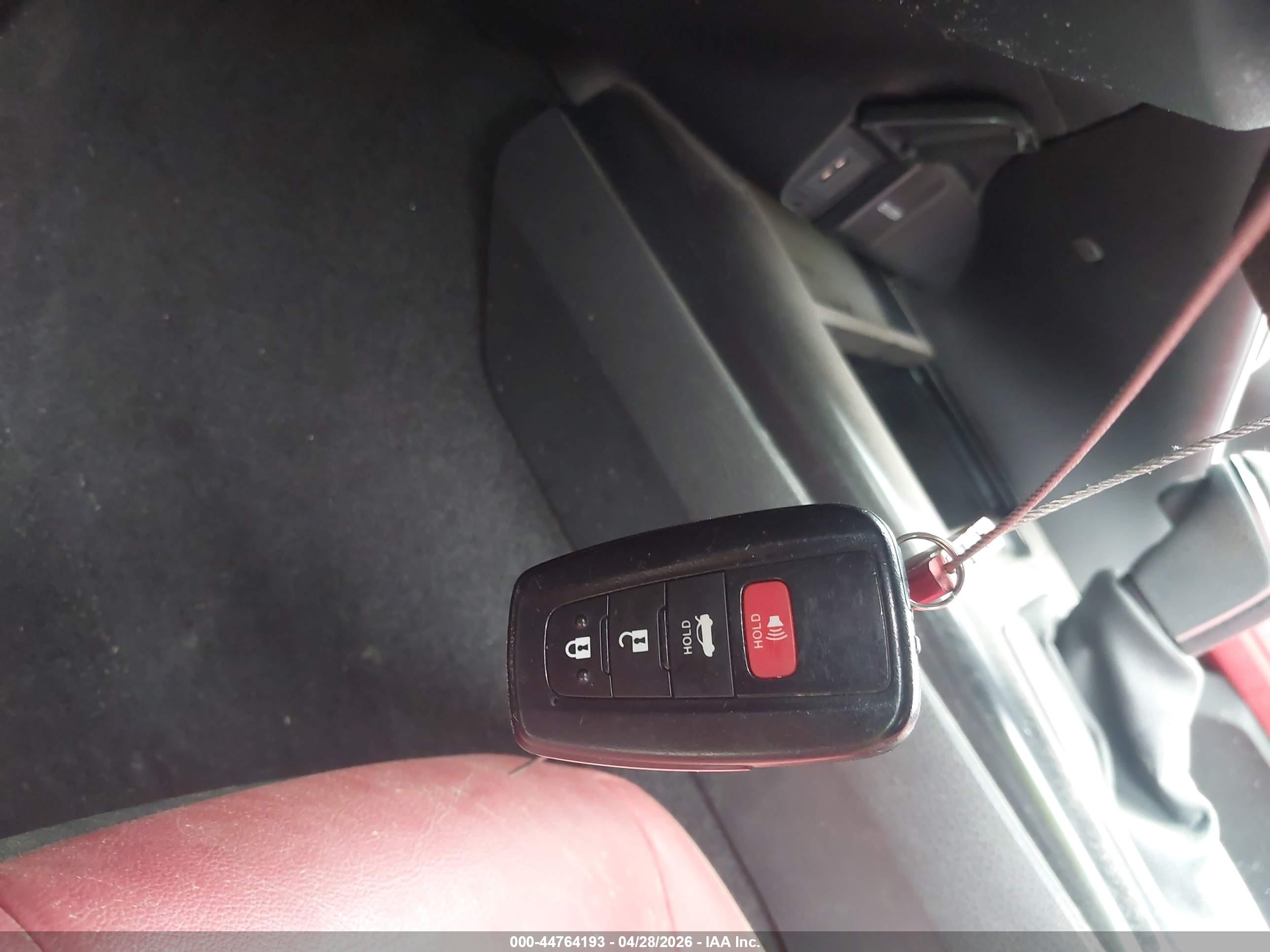 TOYOTA CAMRY image 11