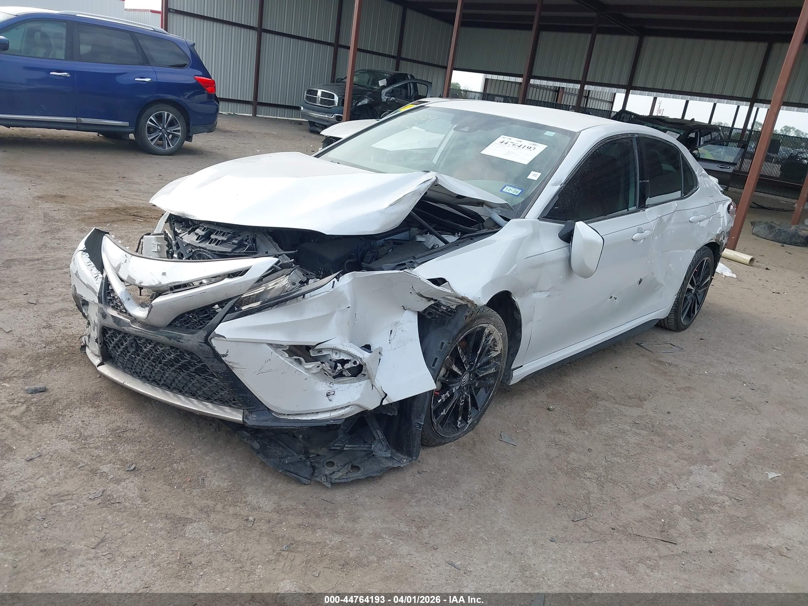 TOYOTA CAMRY image 2