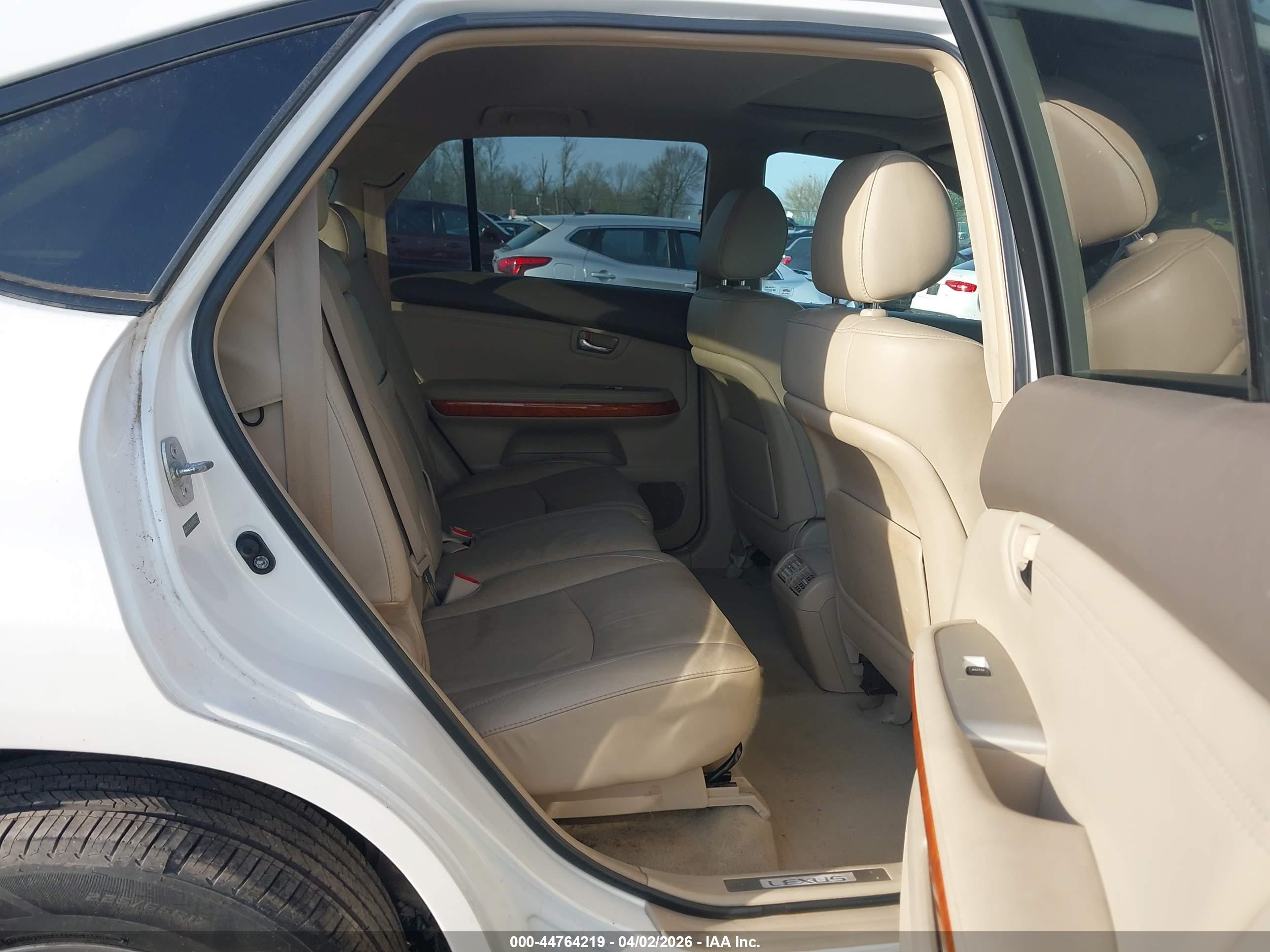 LEXUS RX image 8