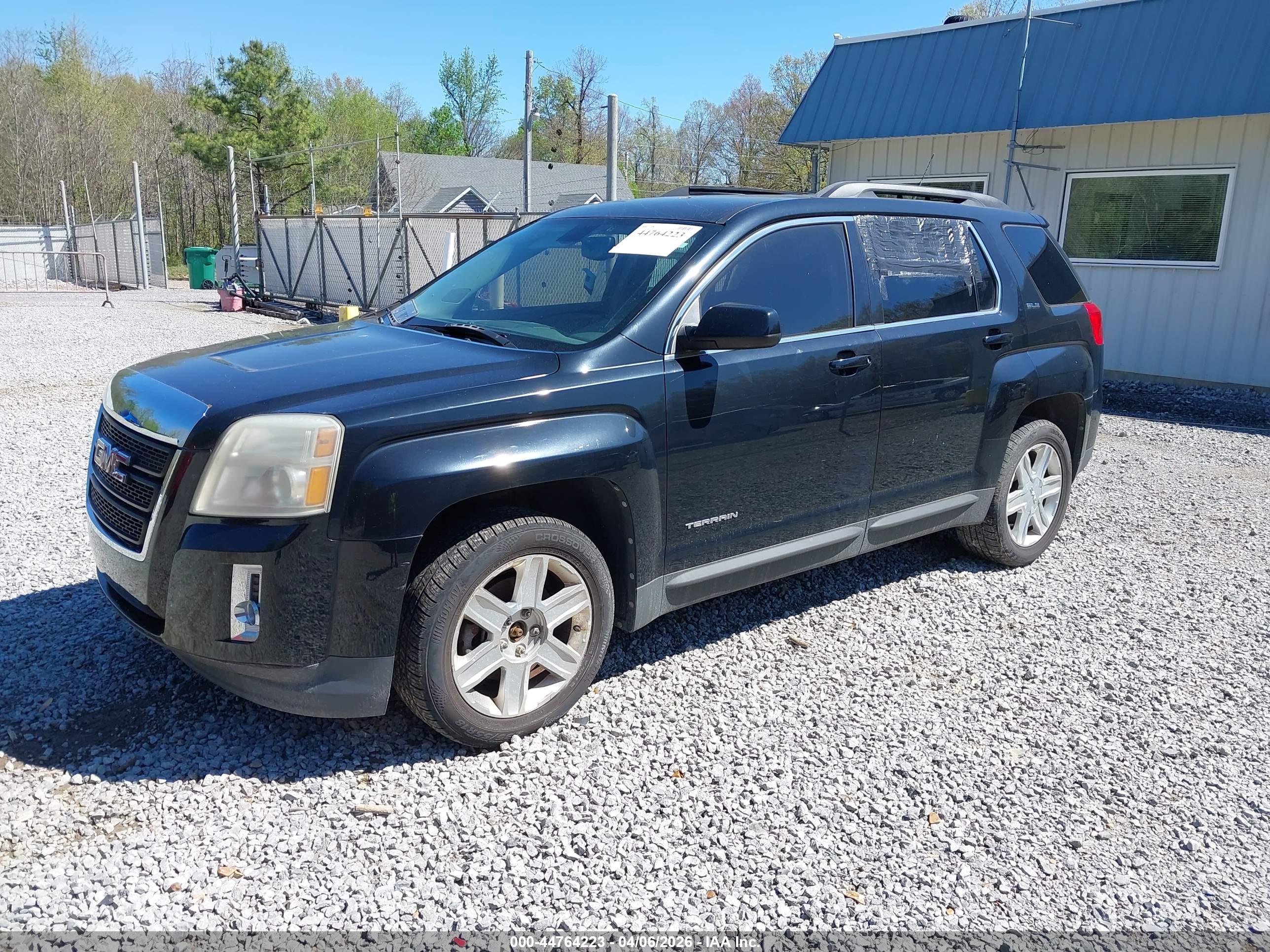 GMC TERRAIN image 2