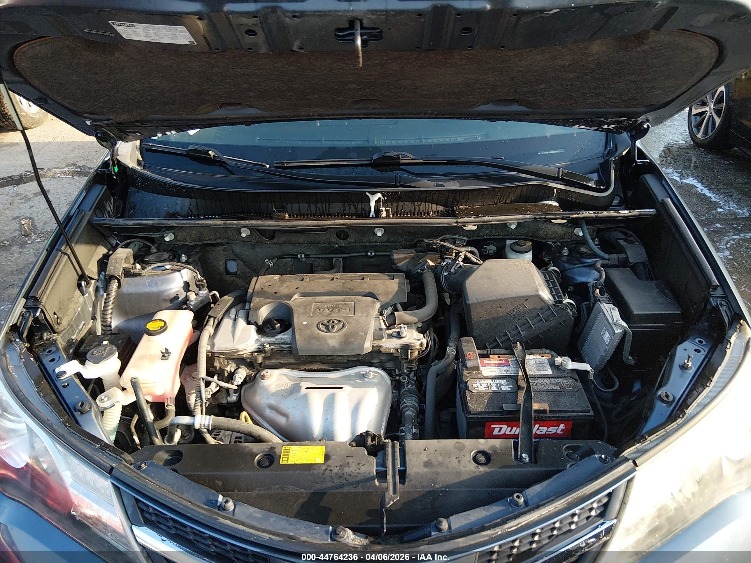 TOYOTA RAV4 image 10