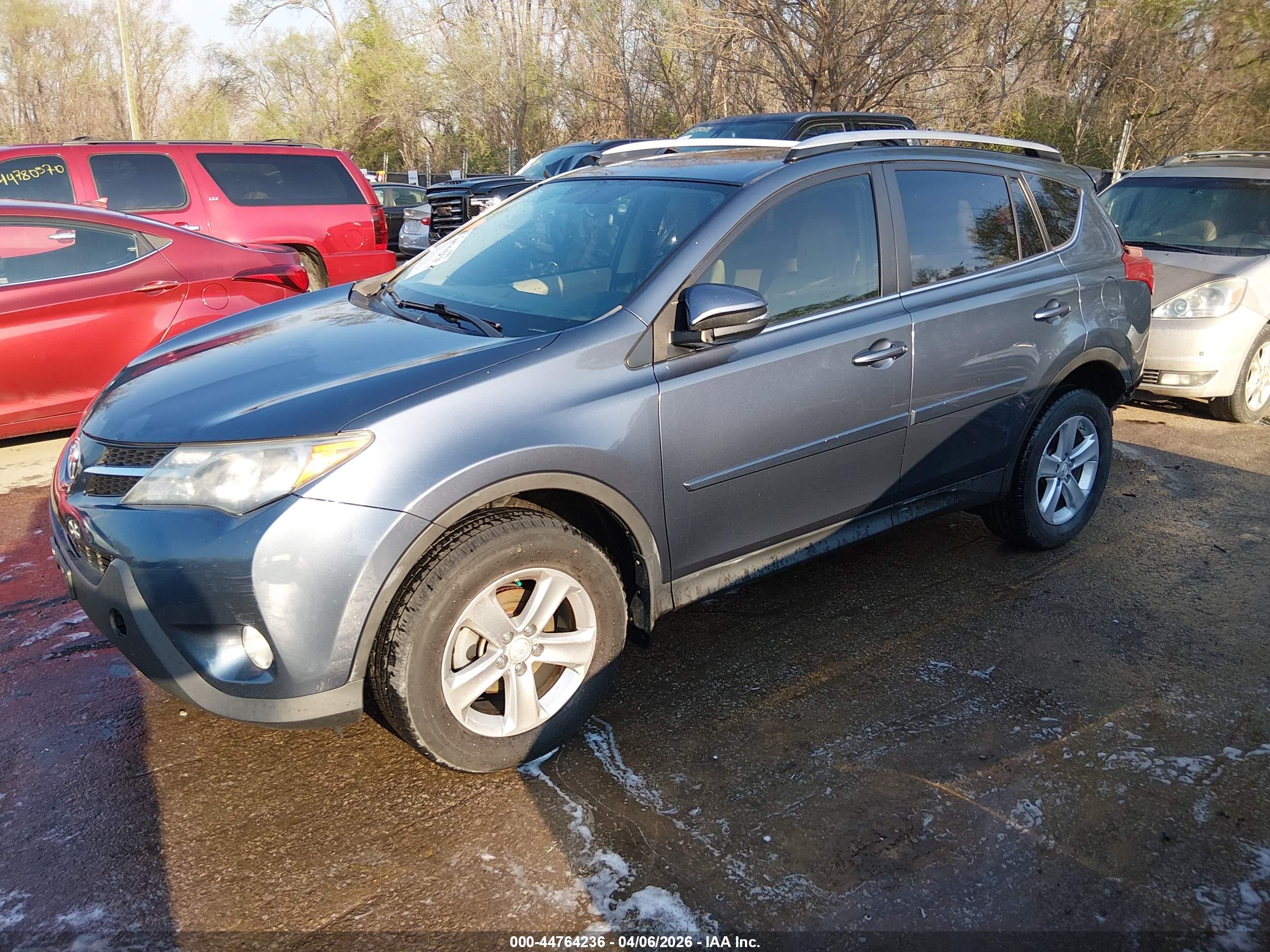 TOYOTA RAV4 image 2