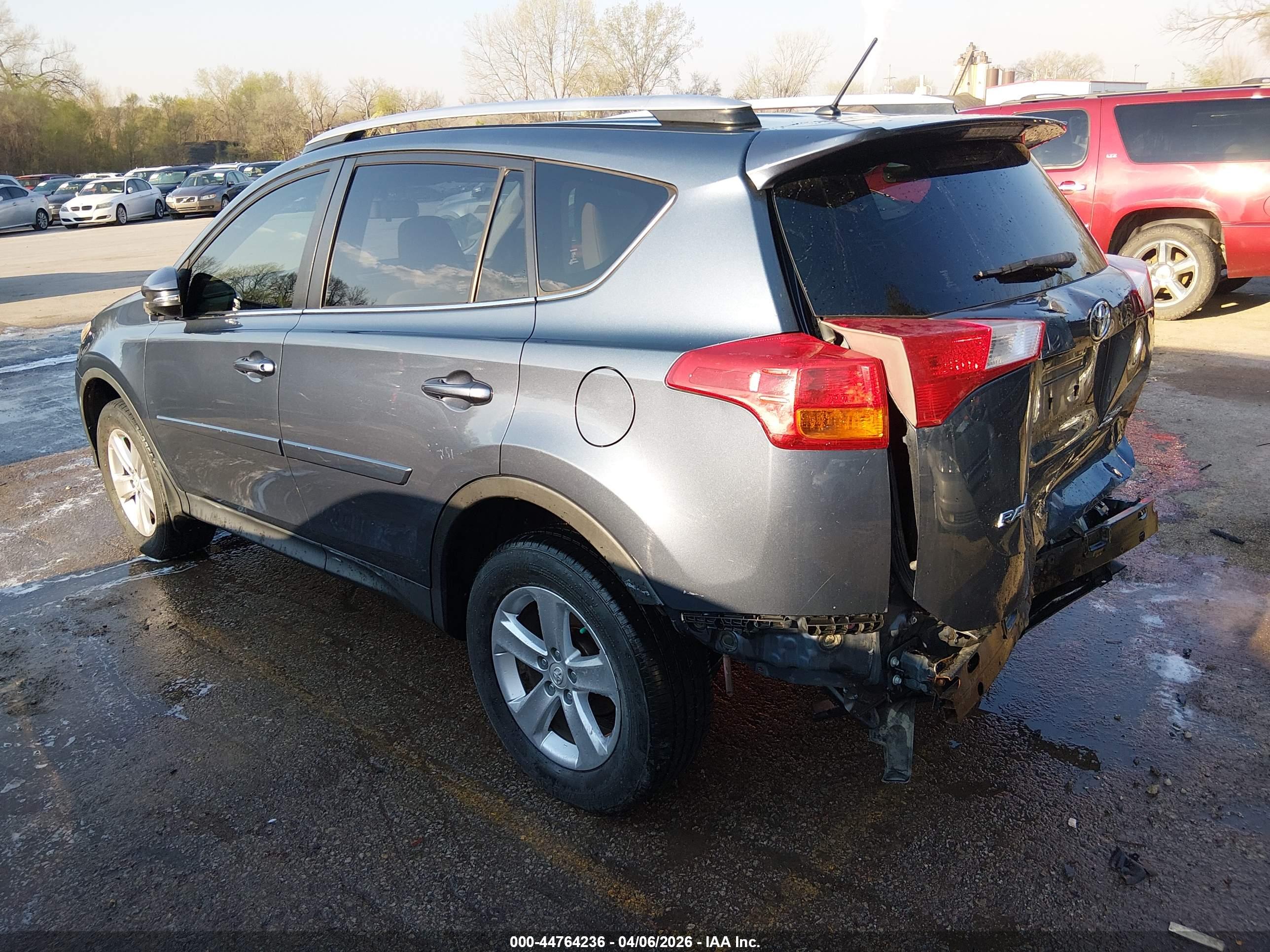 TOYOTA RAV4 image 3