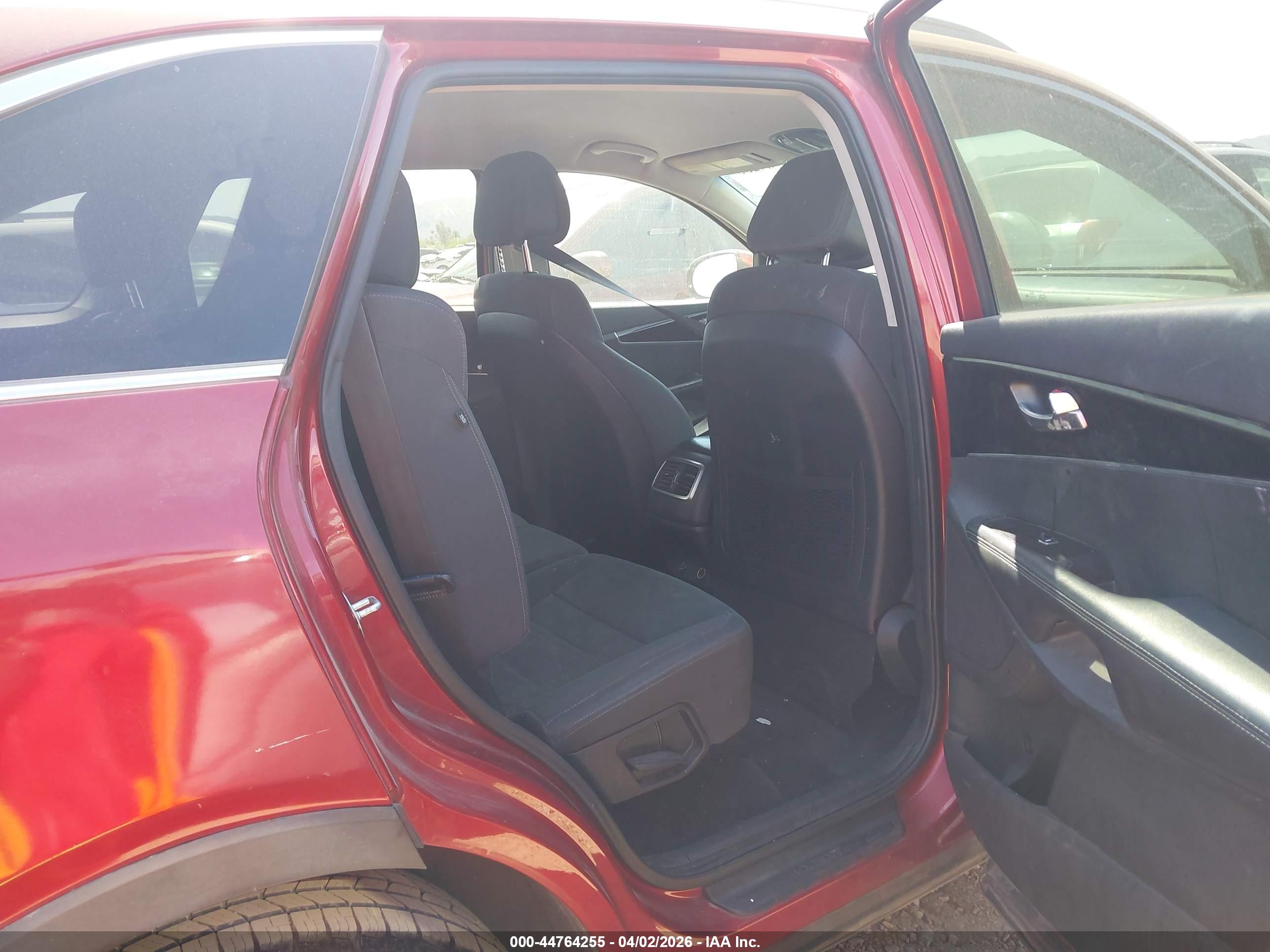 KIA SORENTO image 8