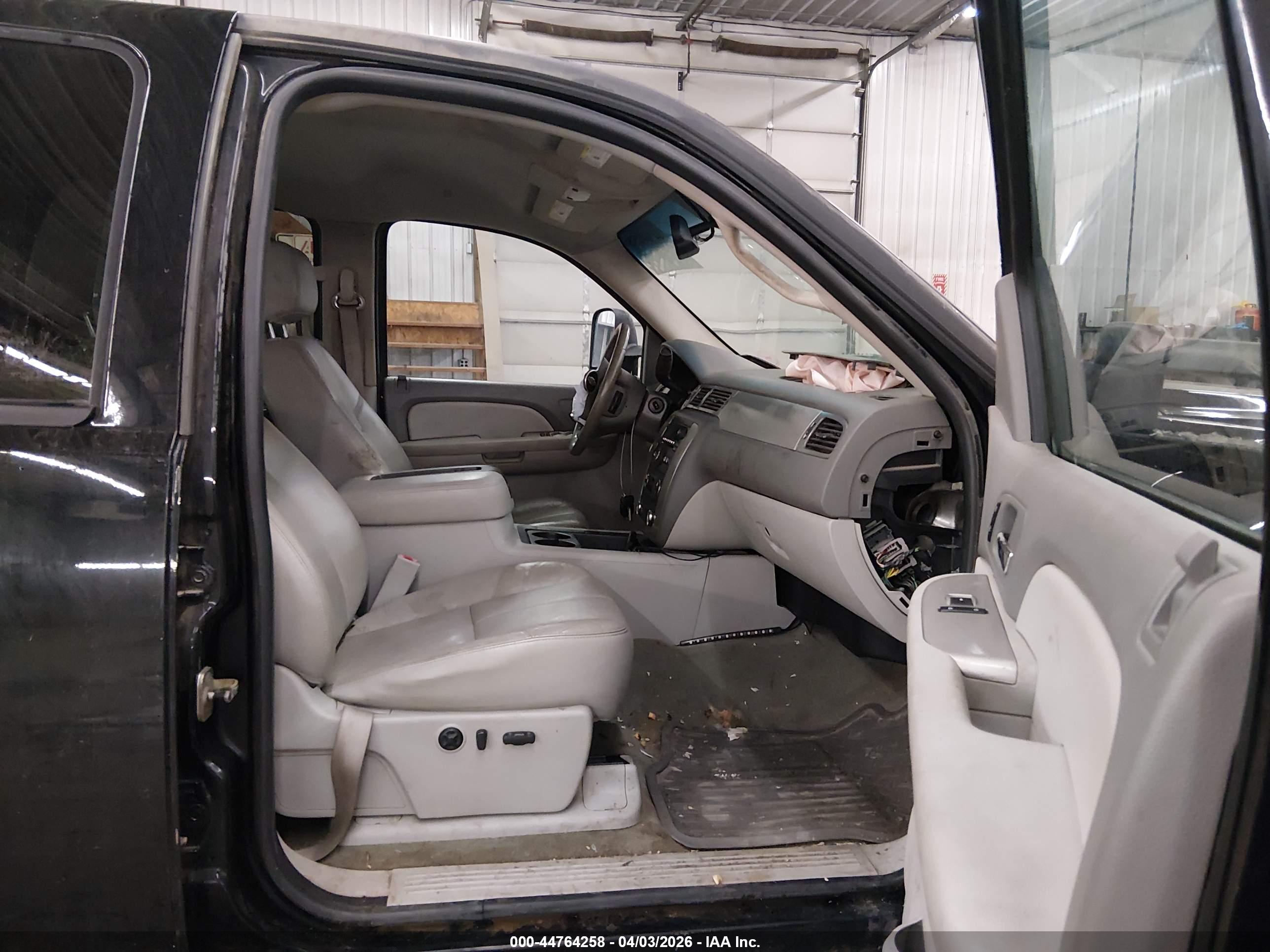 CHEVROLET SILVERADO image 5