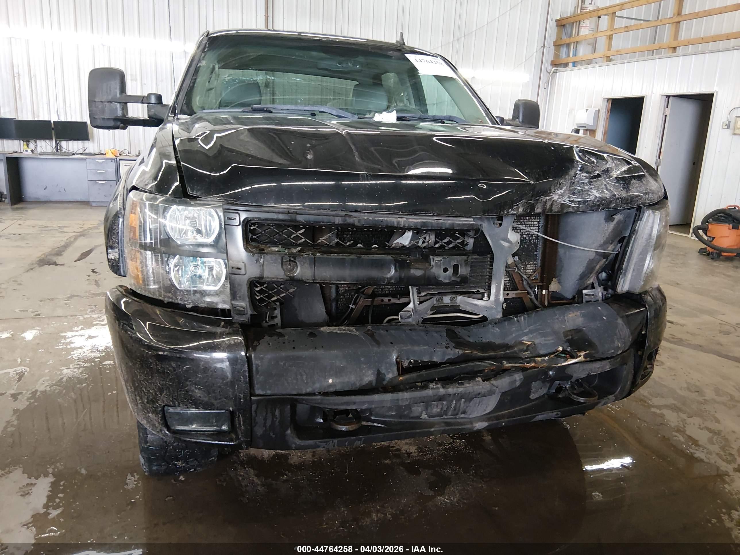CHEVROLET SILVERADO image 6