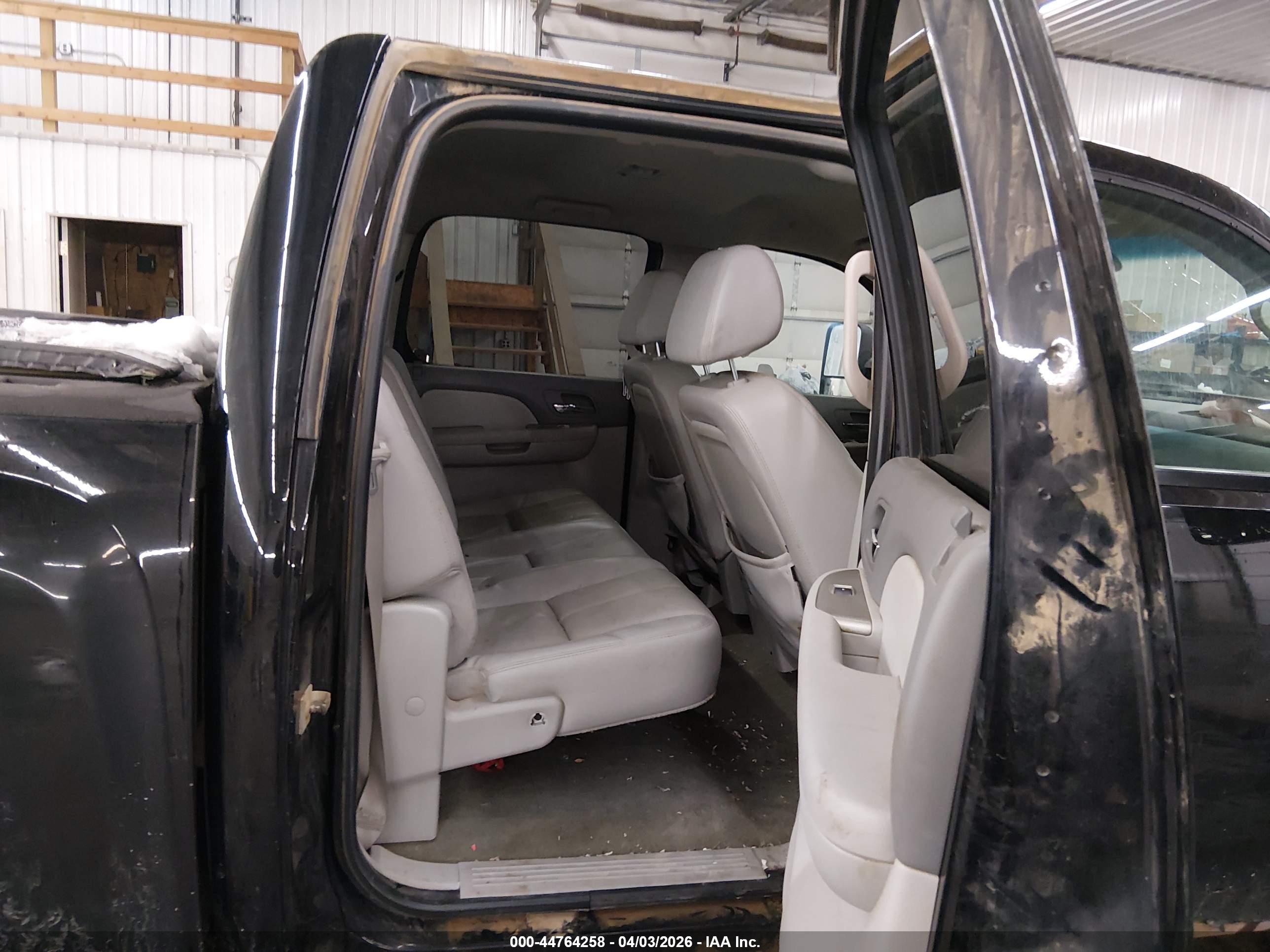 CHEVROLET SILVERADO image 8