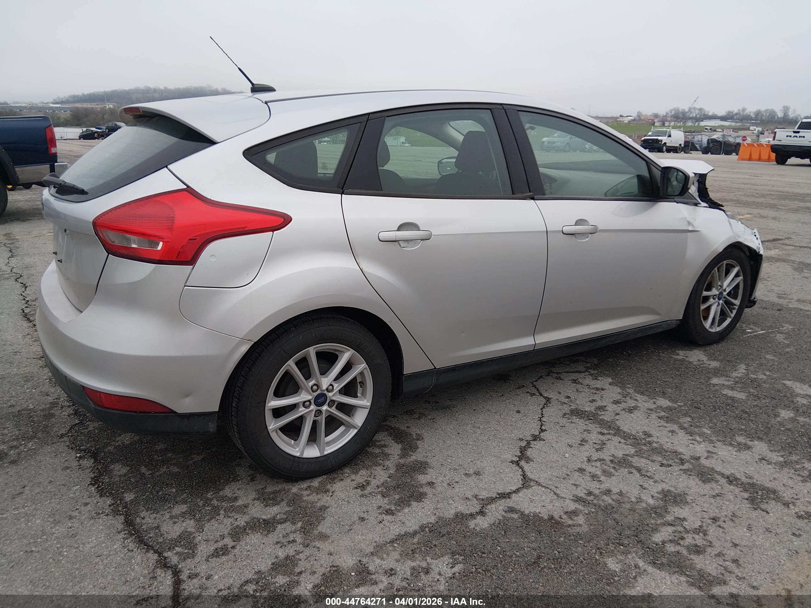 FORD FOCUS image 4