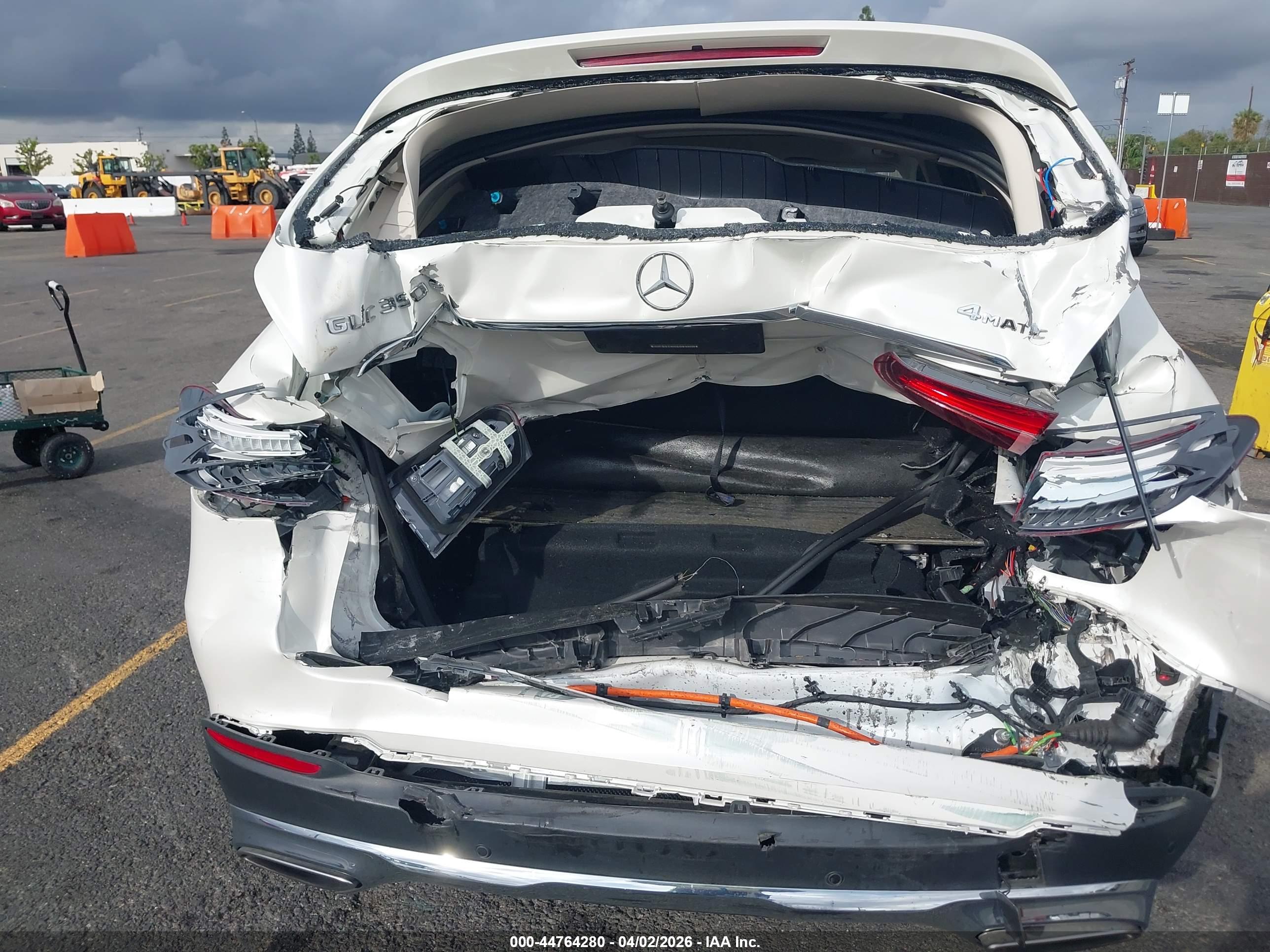 MERCEDES-BENZ GLC image 6