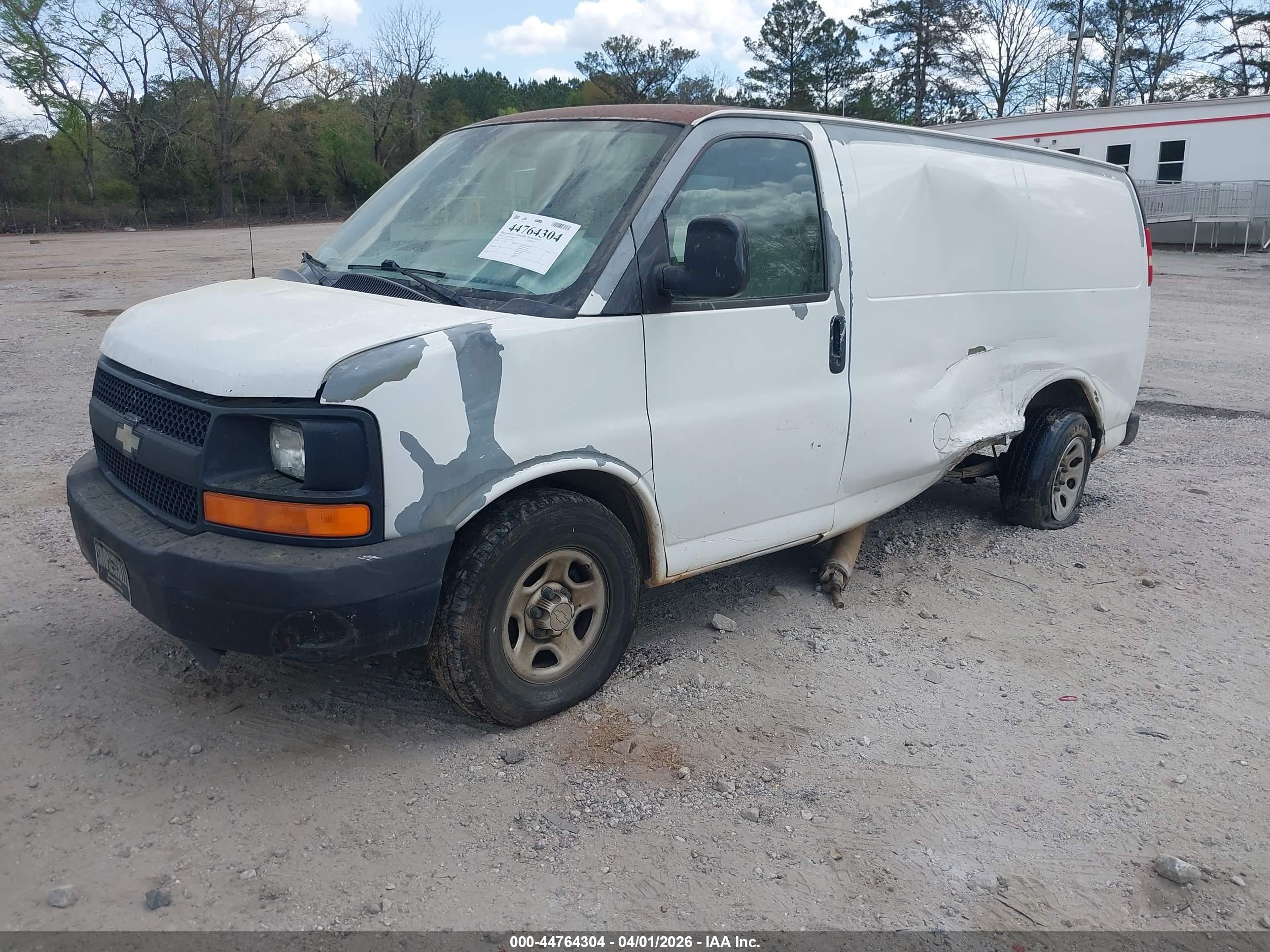 CHEVROLET EXPRESS image 2