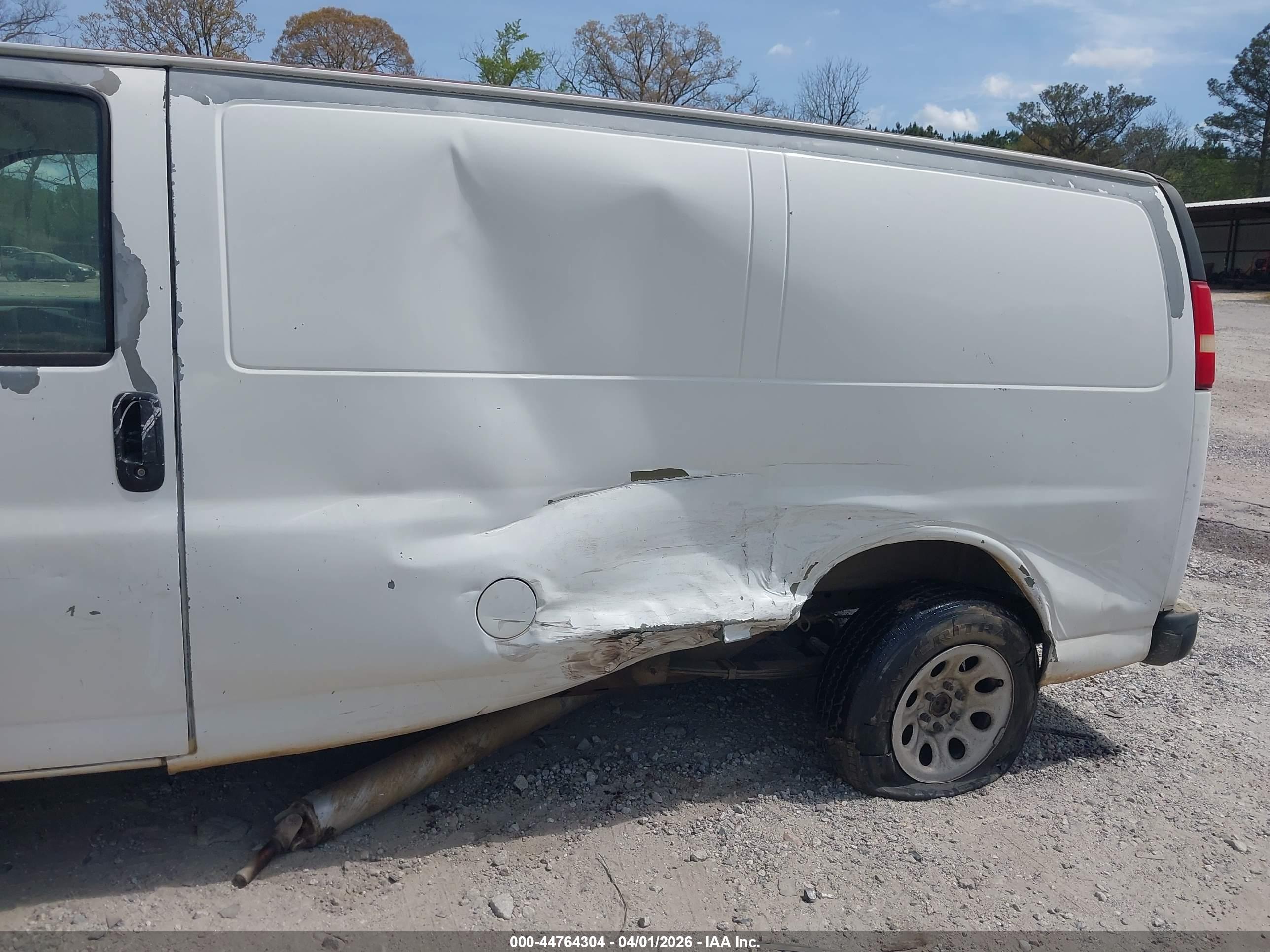CHEVROLET EXPRESS image 6
