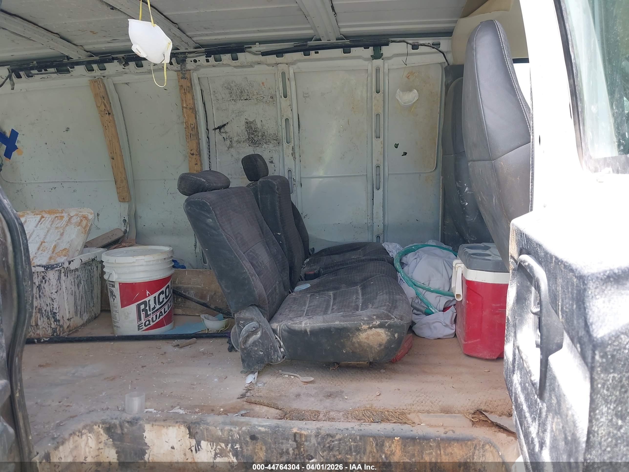 CHEVROLET EXPRESS image 8