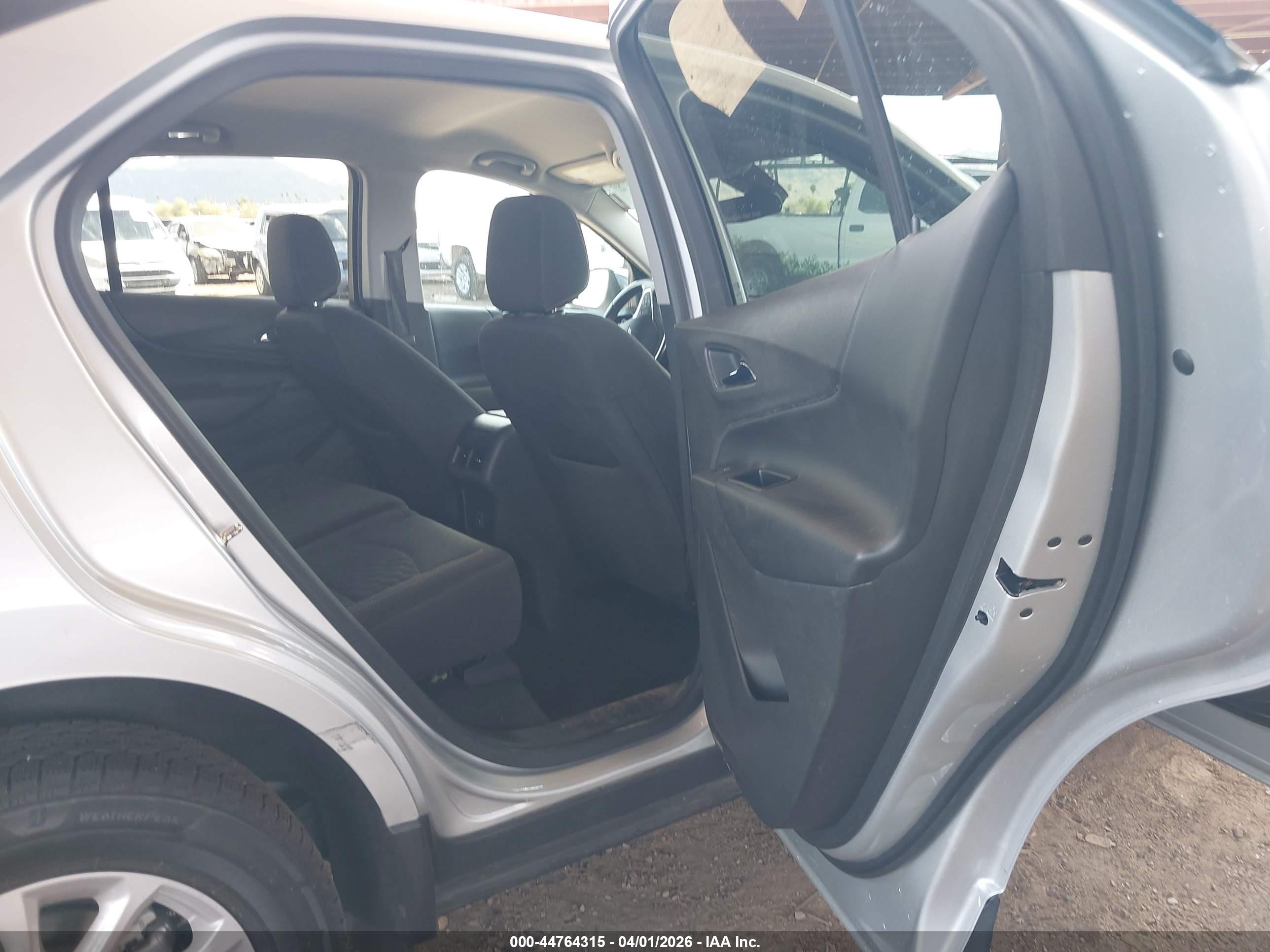 CHEVROLET EQUINOX image 8