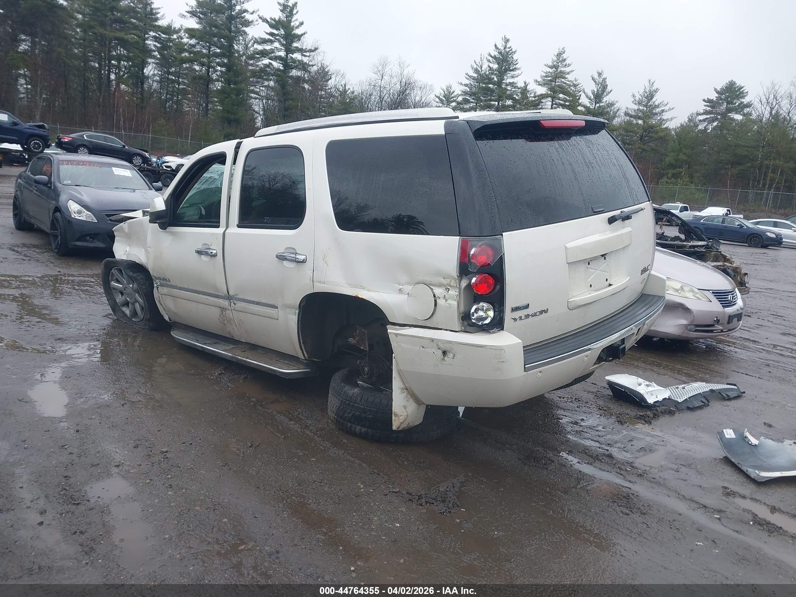 GMC YUKON image 3