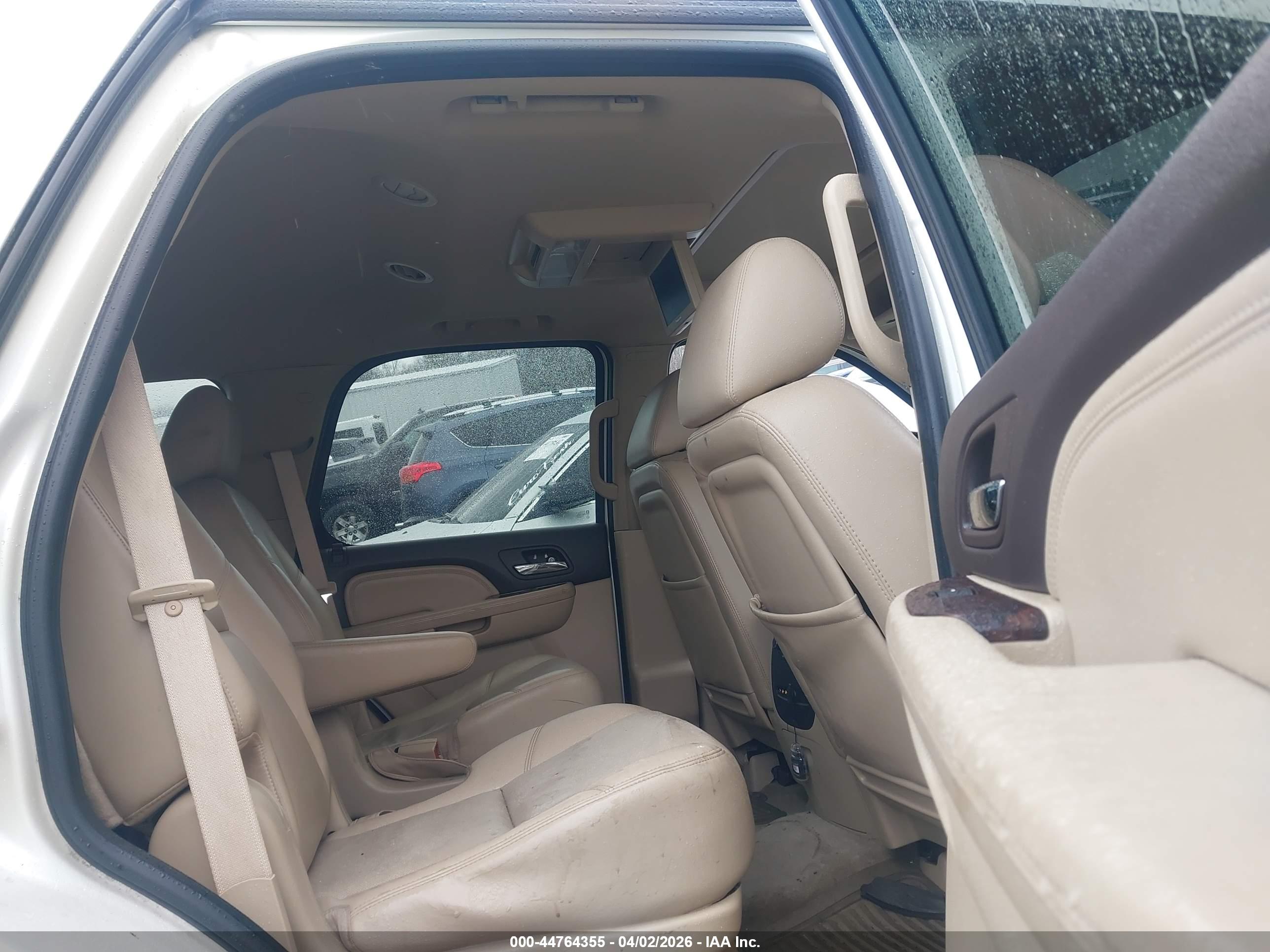 GMC YUKON image 8