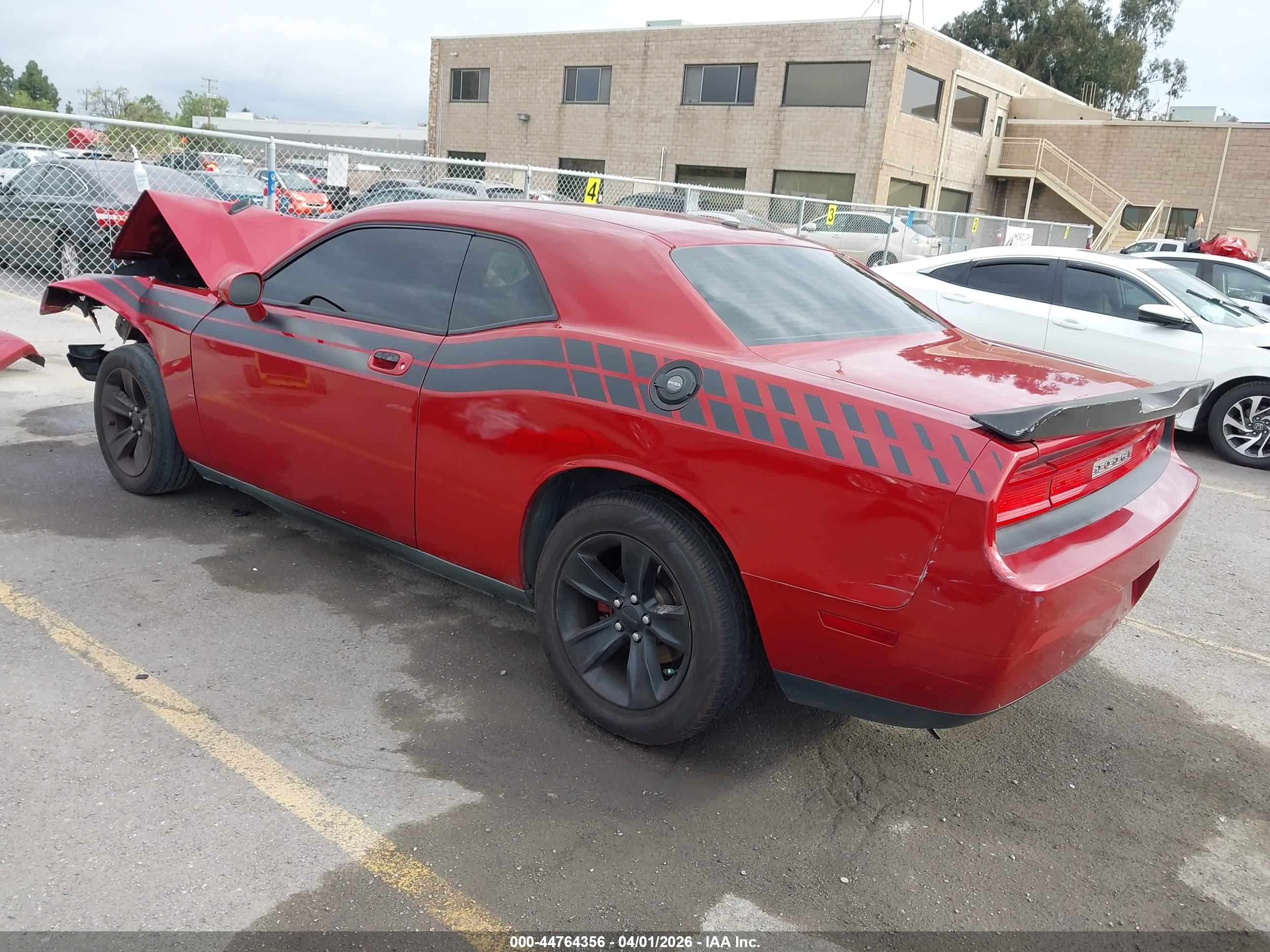 DODGE CHALLENGER image 3