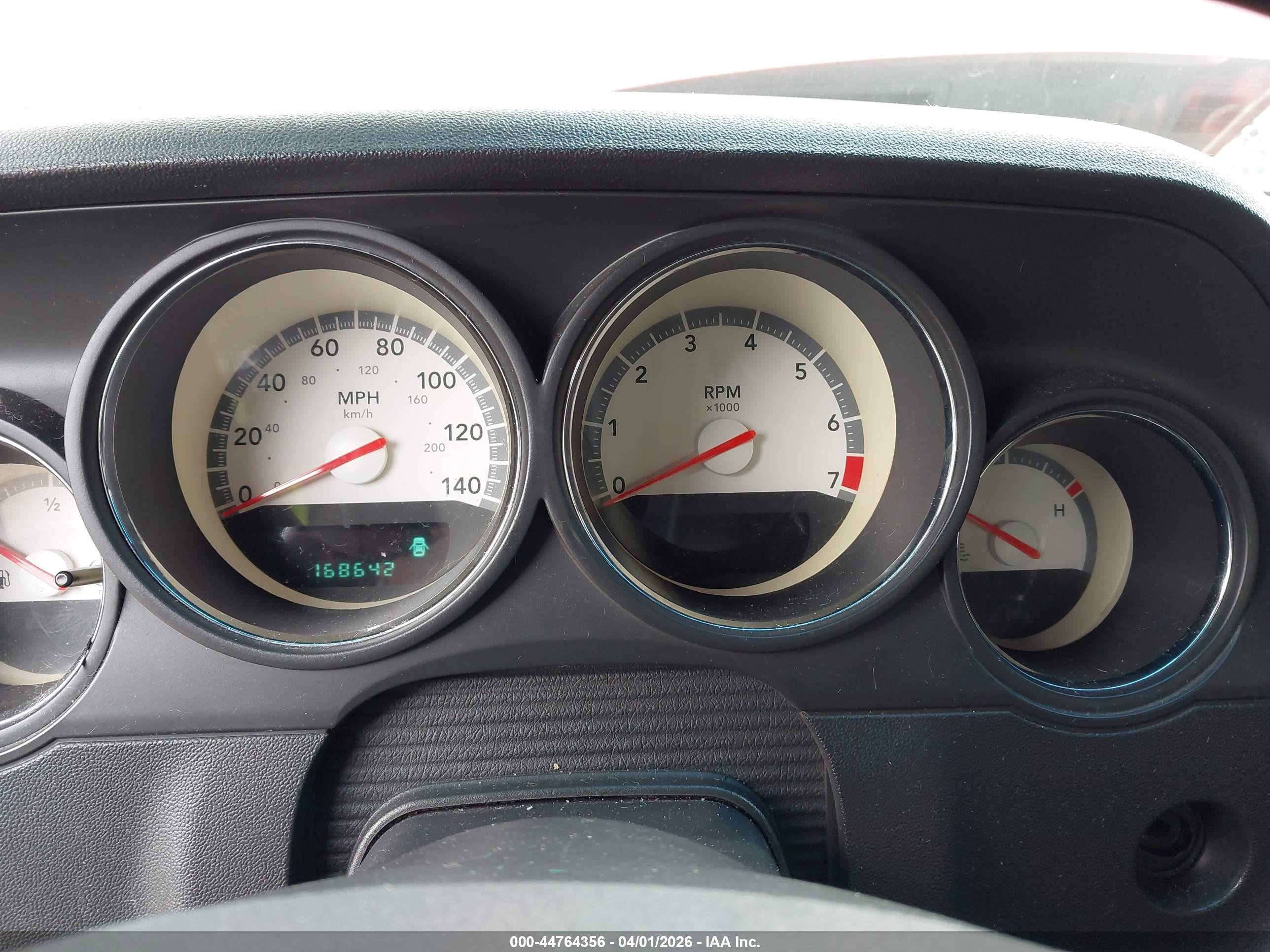 DODGE CHALLENGER image 7