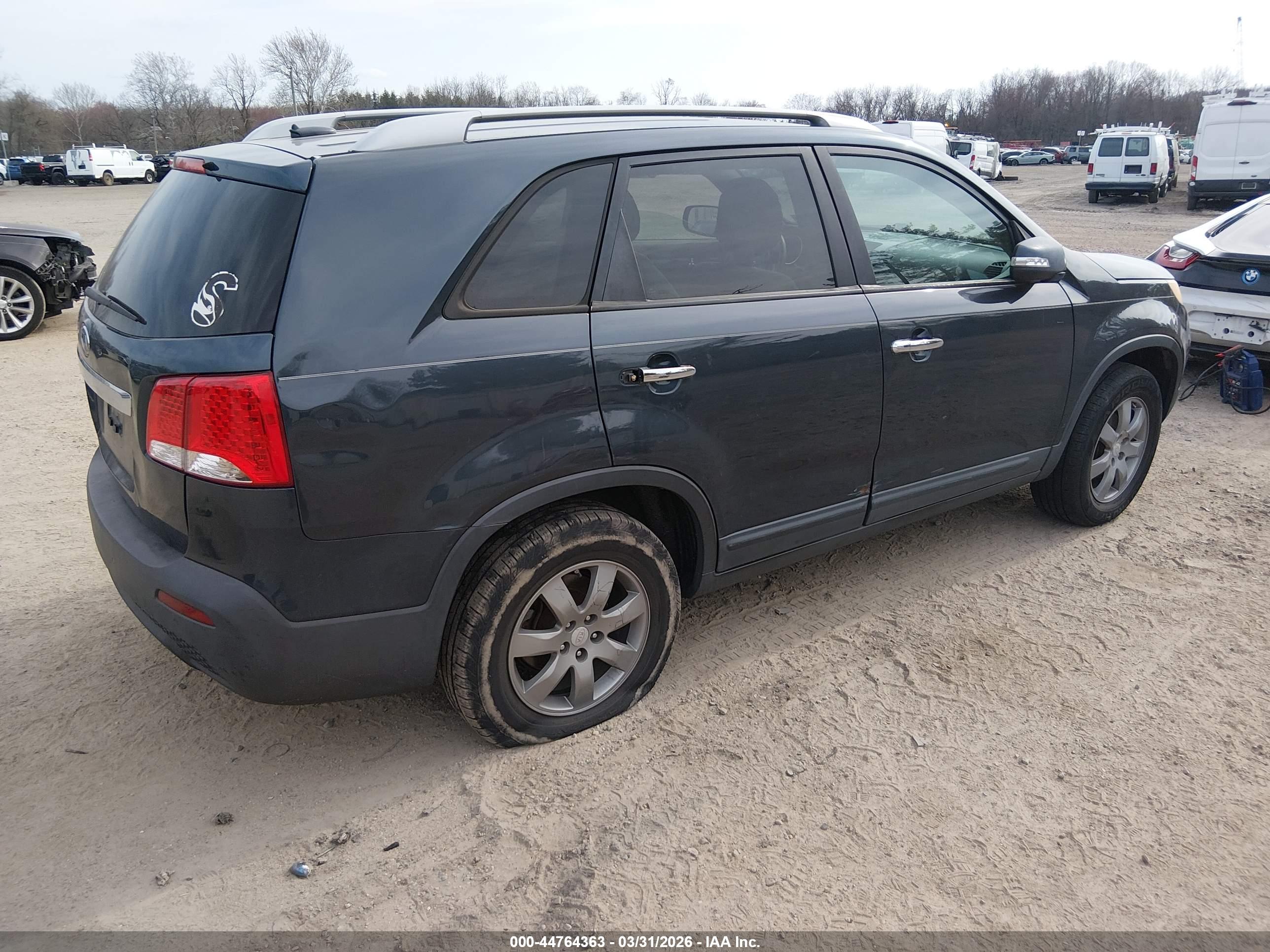 KIA SORENTO image 4