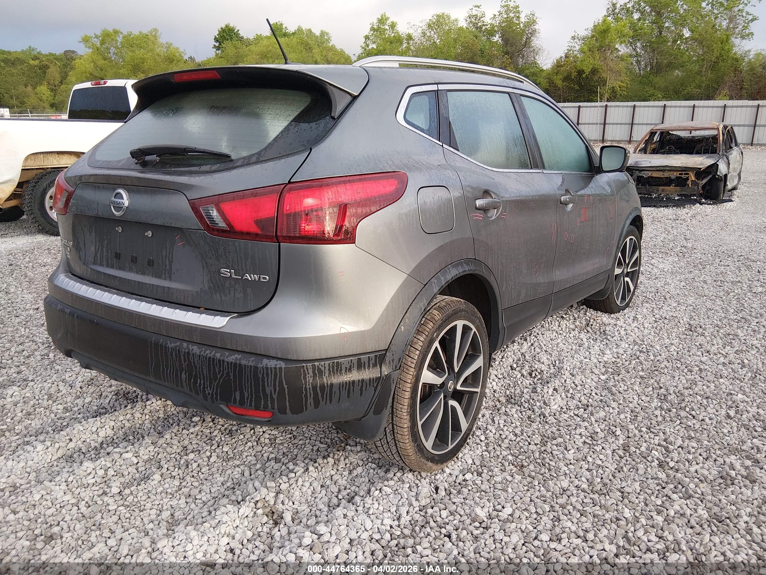 NISSAN ROGUE image 4