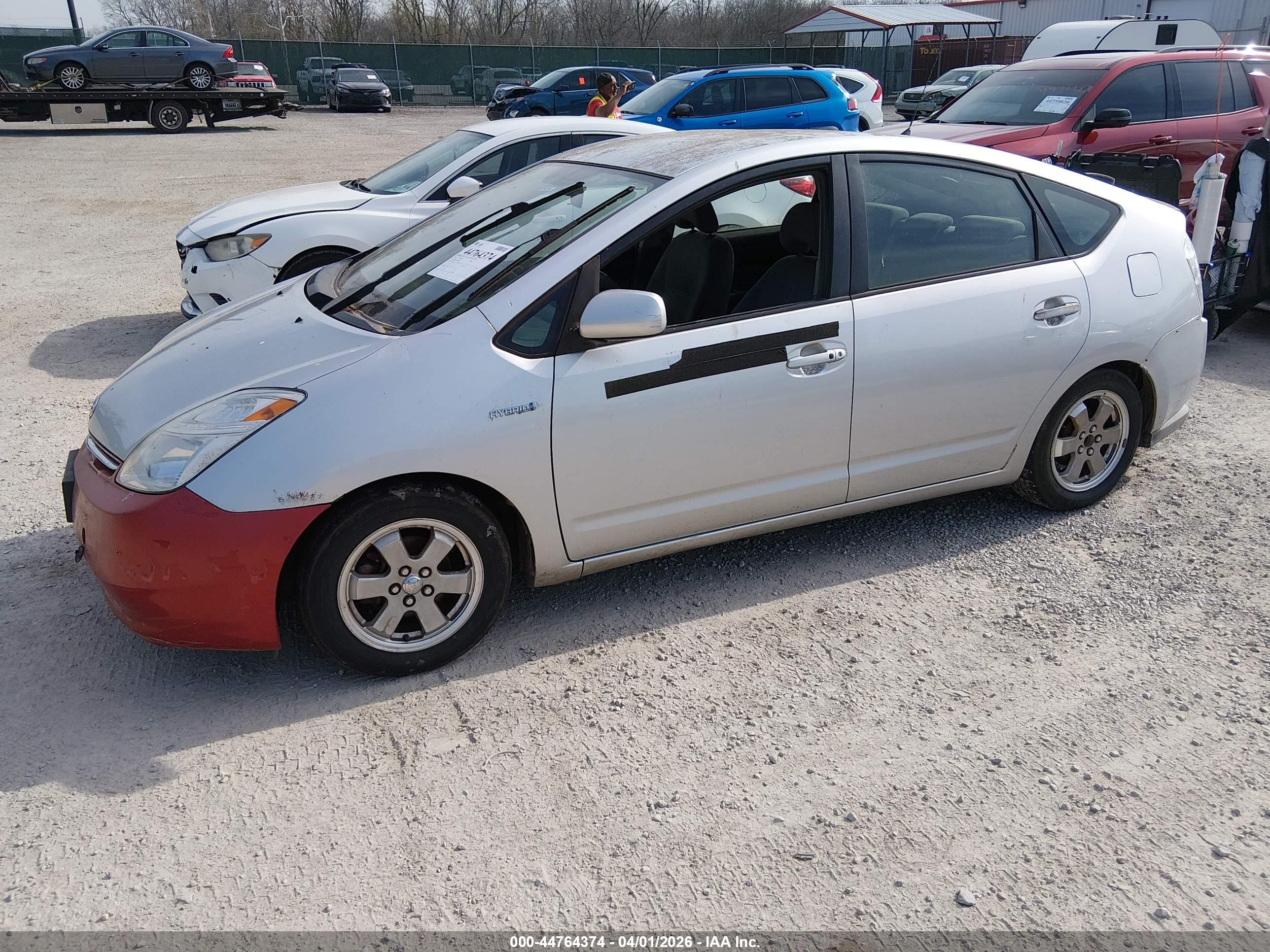 TOYOTA PRIUS image 2