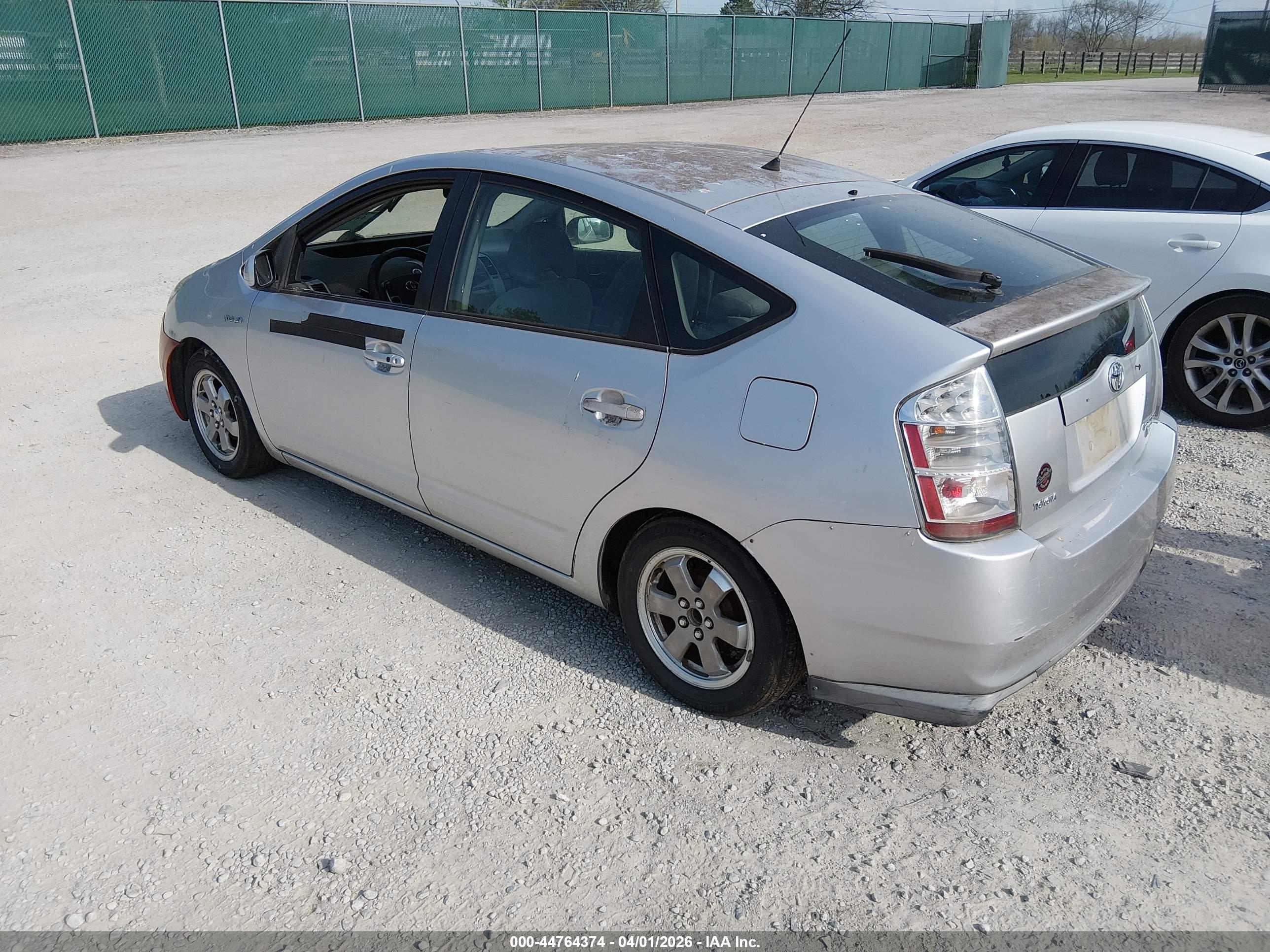 TOYOTA PRIUS image 3