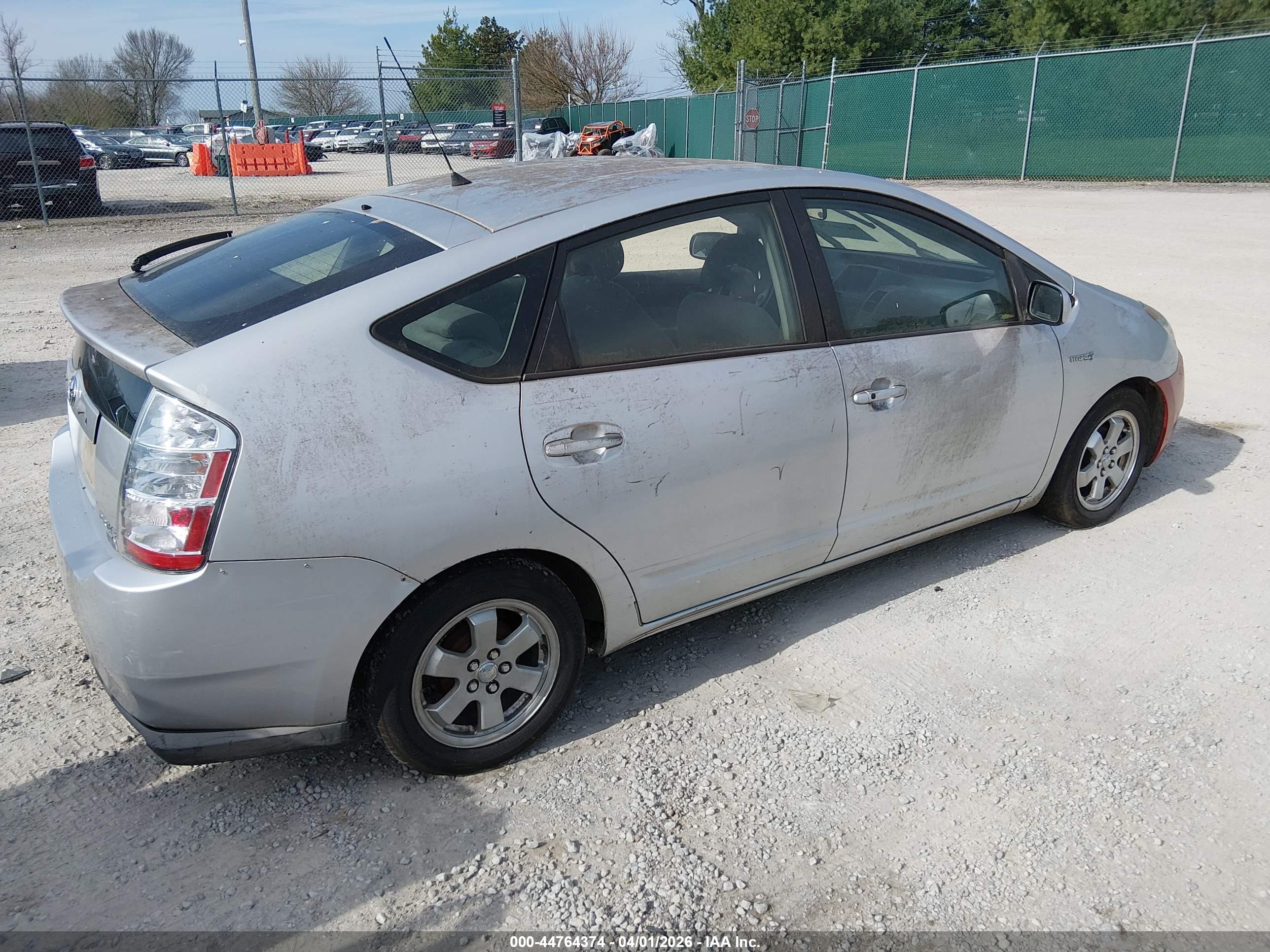 TOYOTA PRIUS image 4