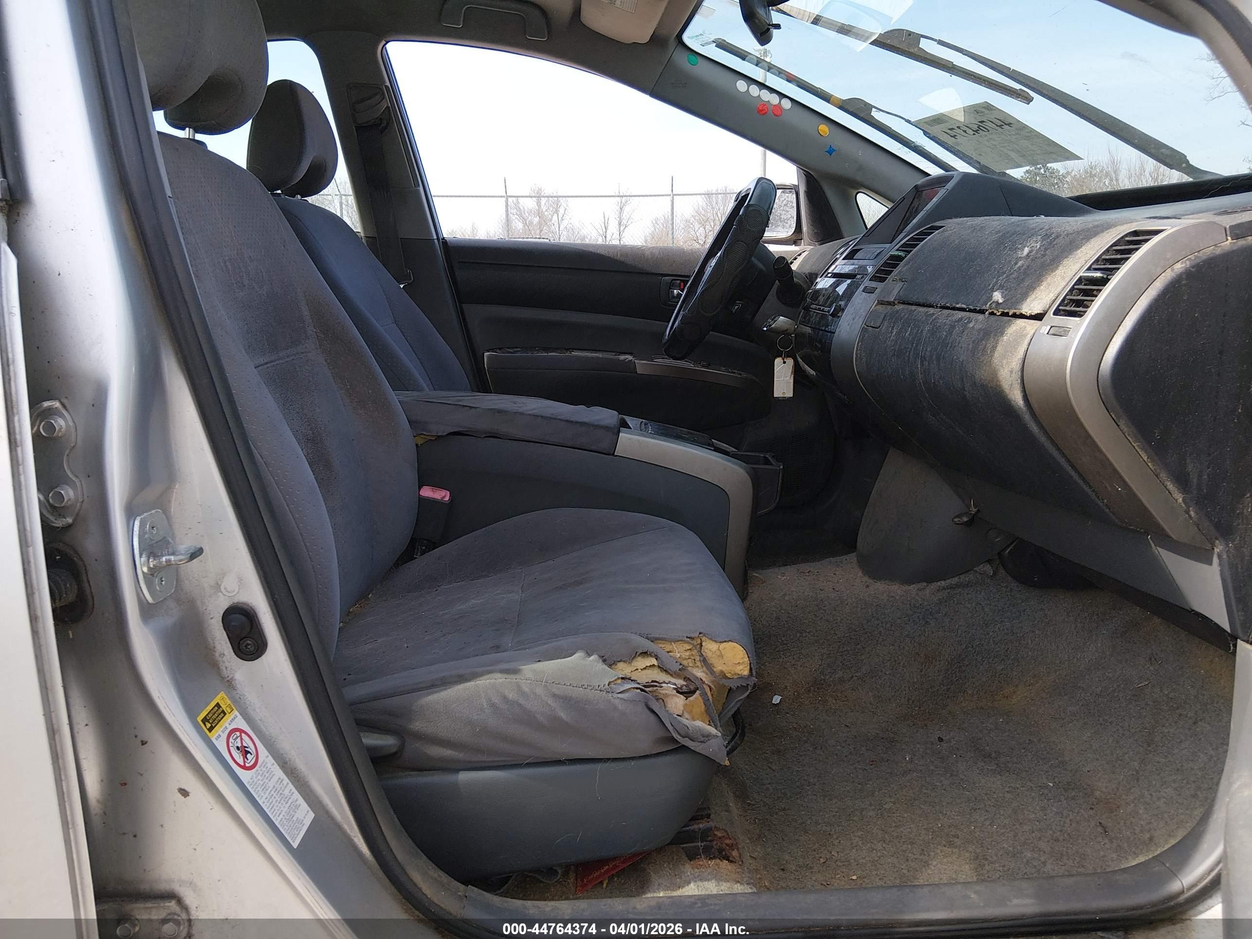 TOYOTA PRIUS image 8