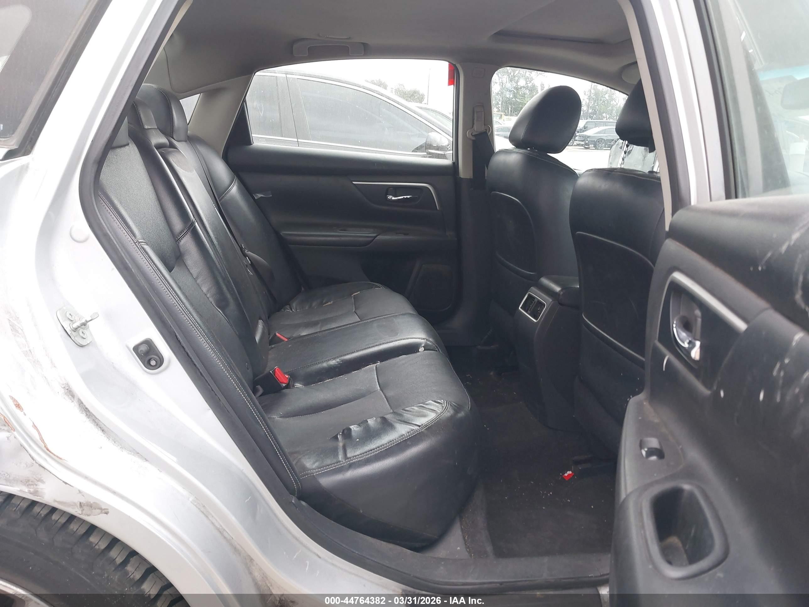 NISSAN ALTIMA image 8