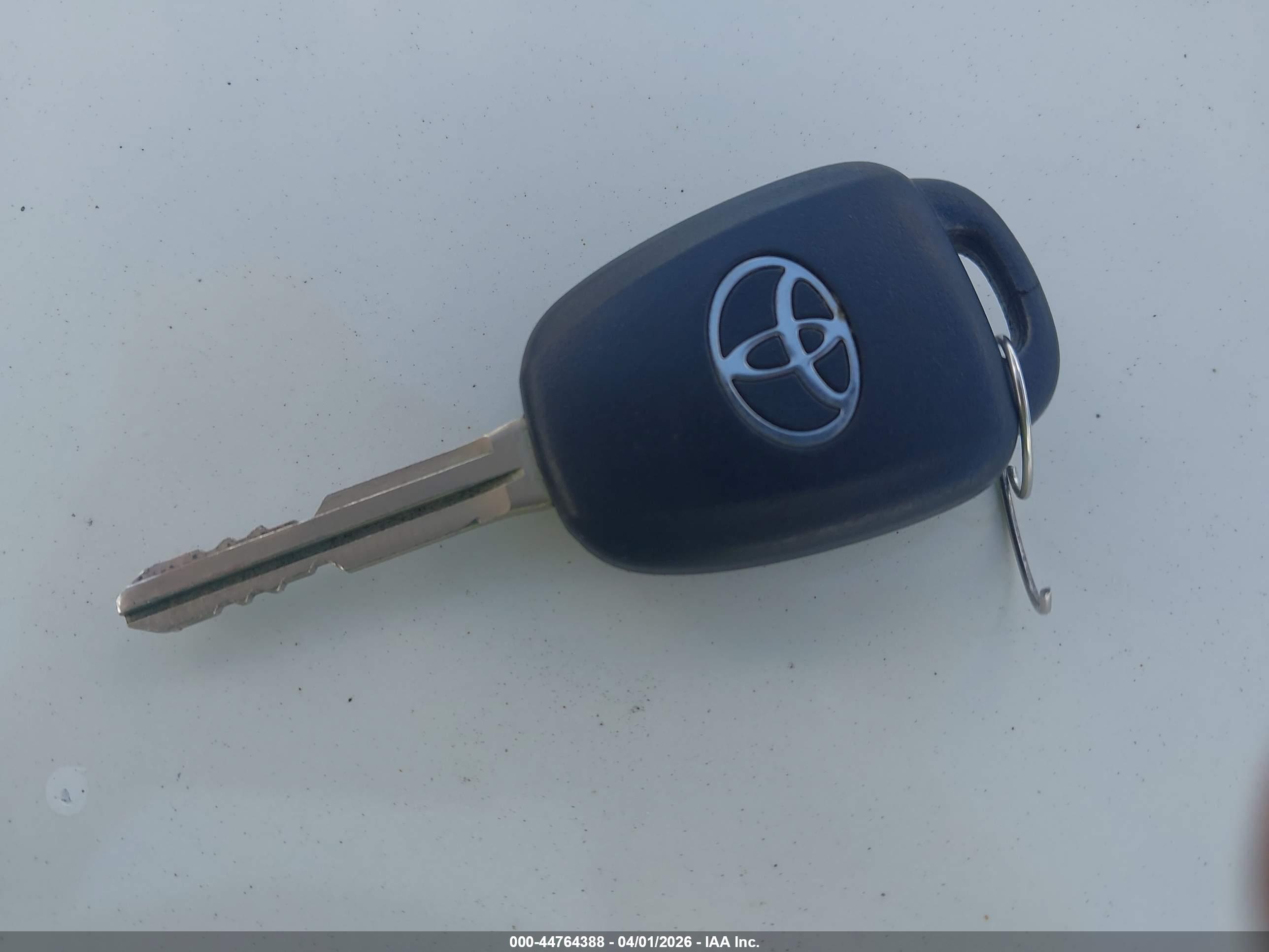 TOYOTA PRIUS image 11
