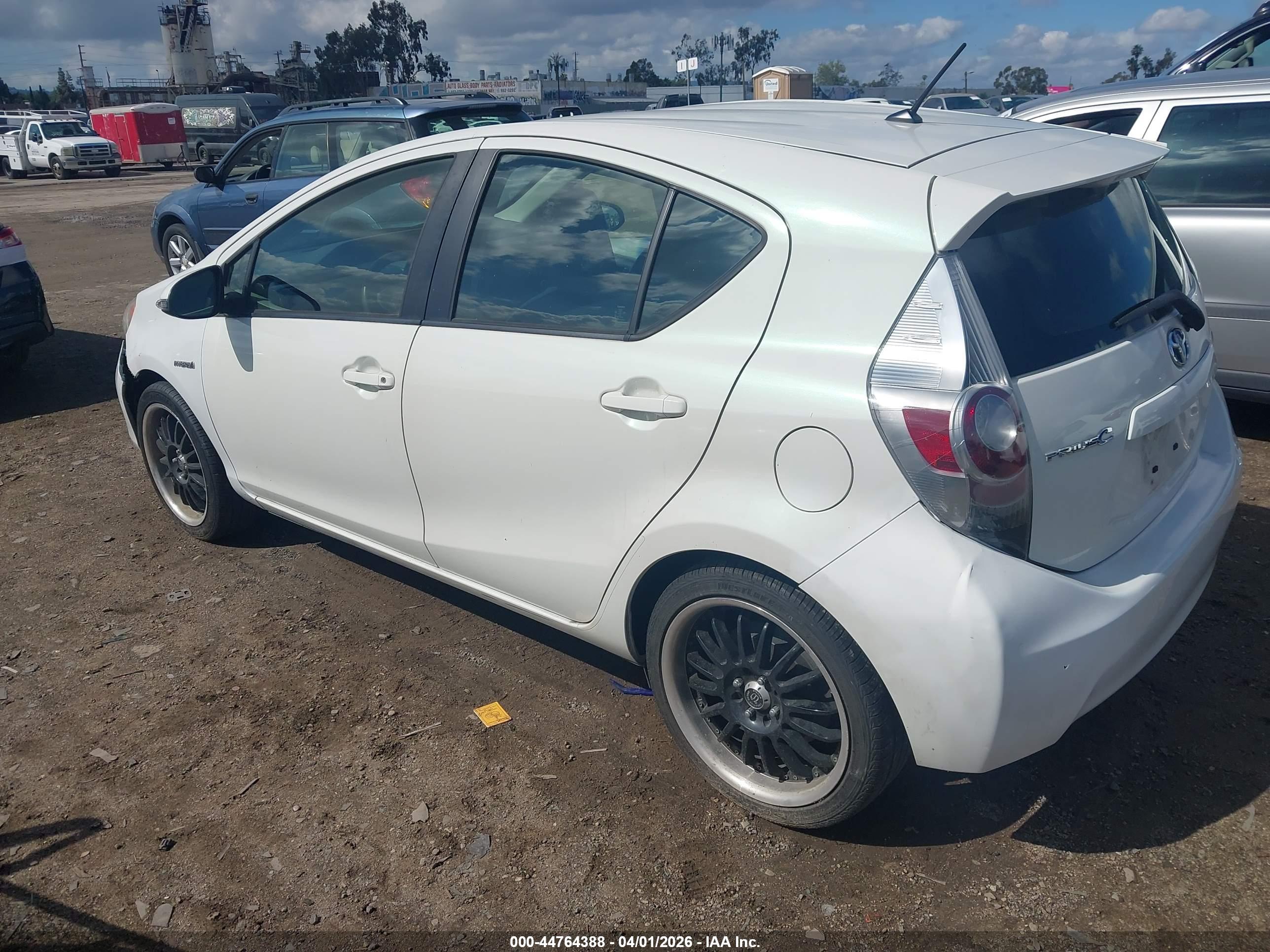 TOYOTA PRIUS image 3