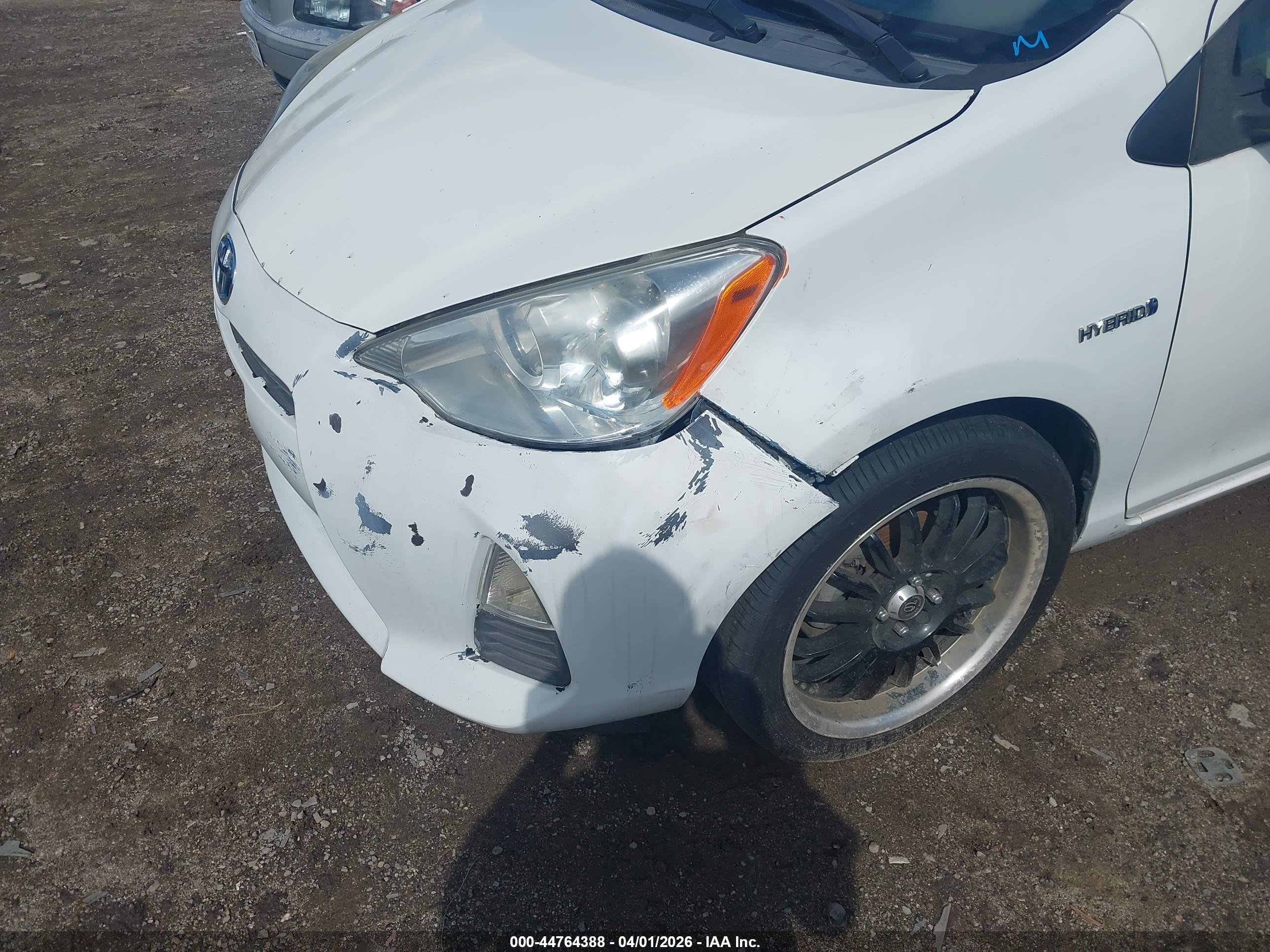 TOYOTA PRIUS image 6