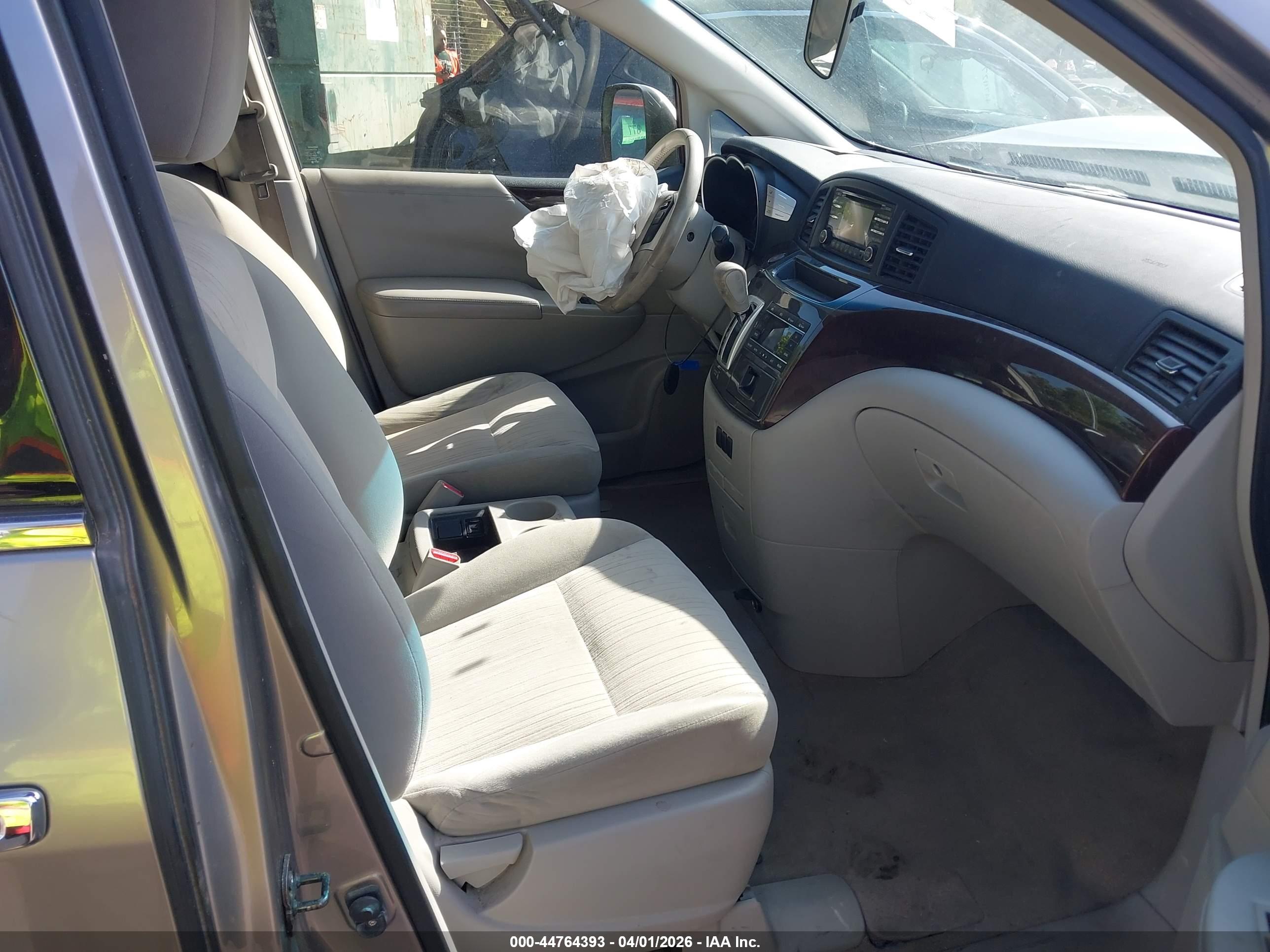NISSAN QUEST image 5