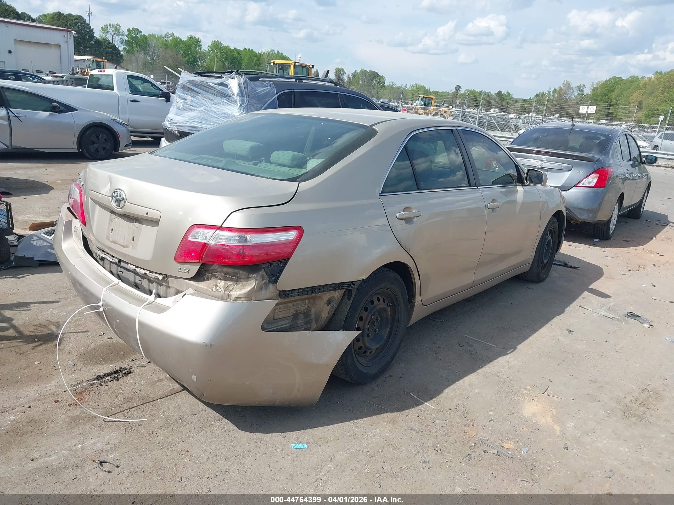 TOYOTA CAMRY image 4