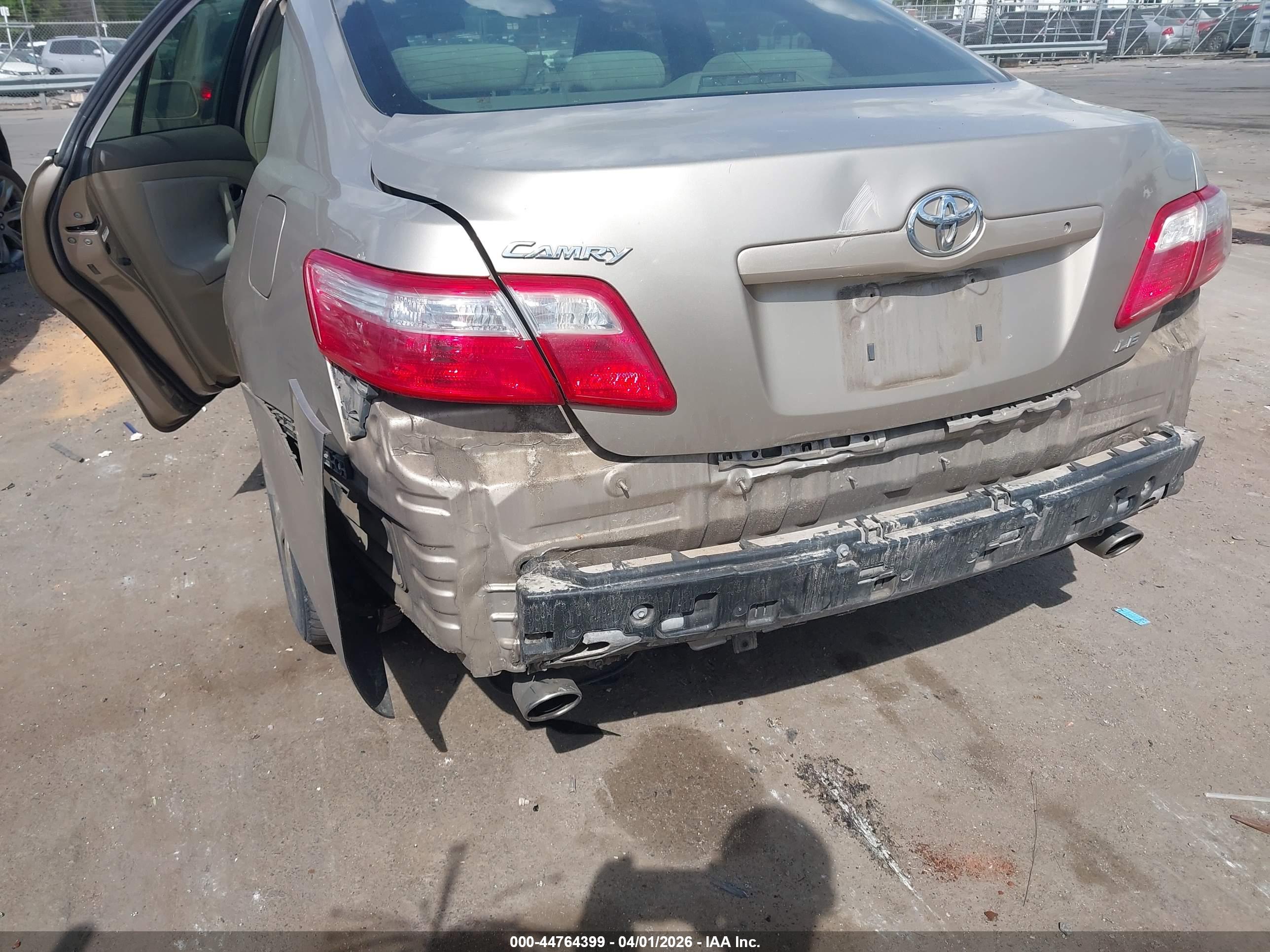 TOYOTA CAMRY image 6