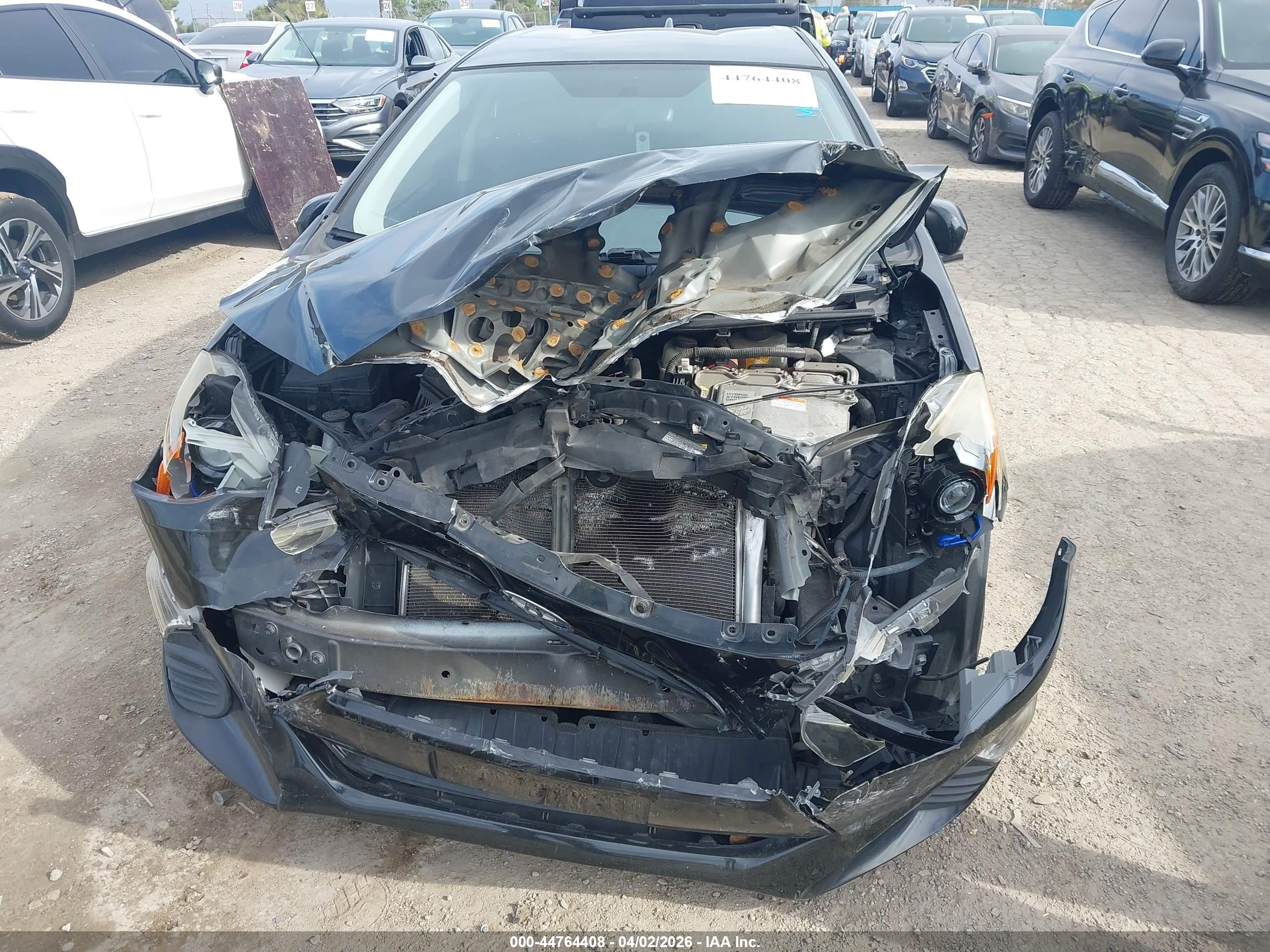 TOYOTA PRIUS image 6