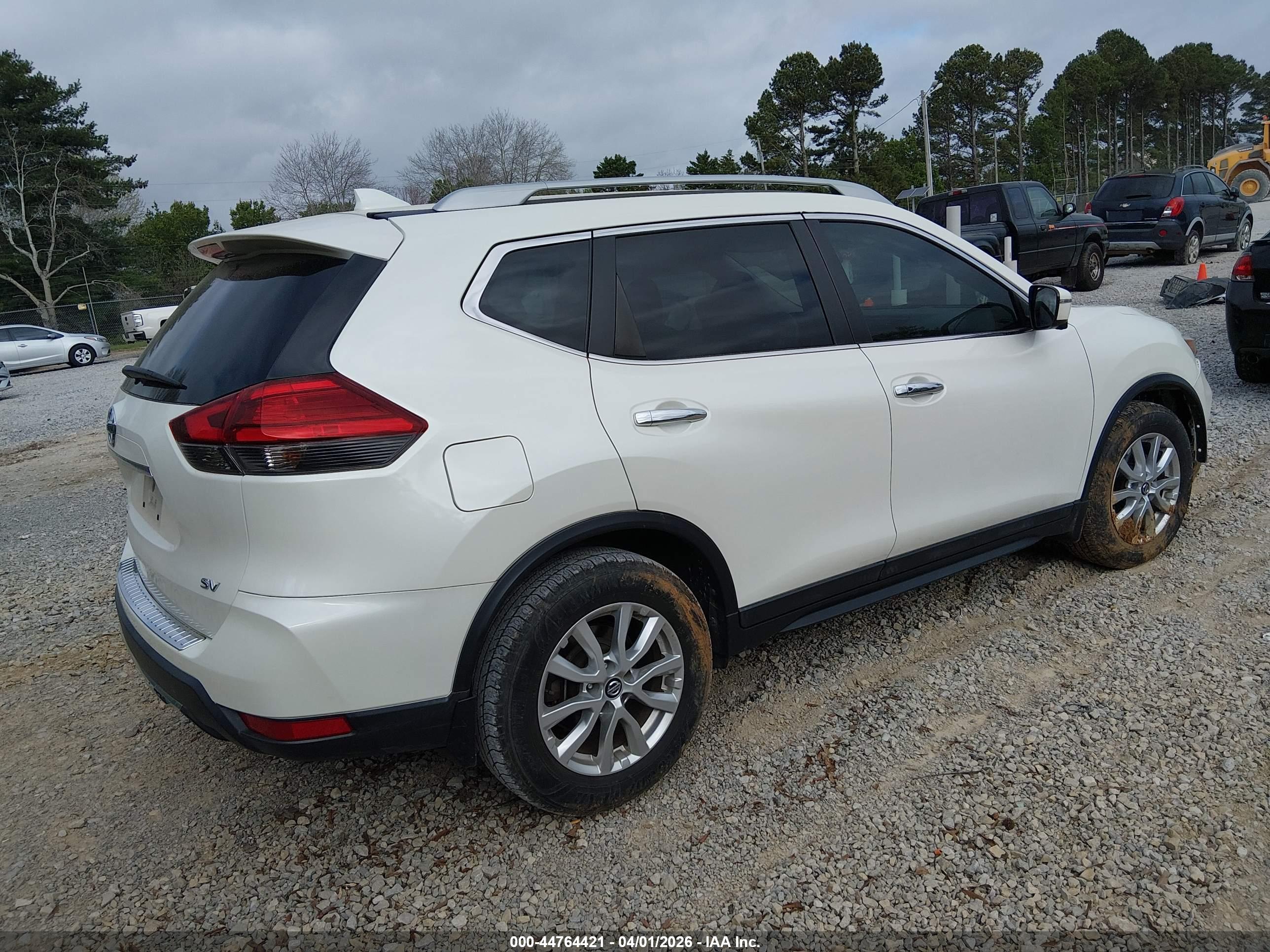 NISSAN ROGUE image 4