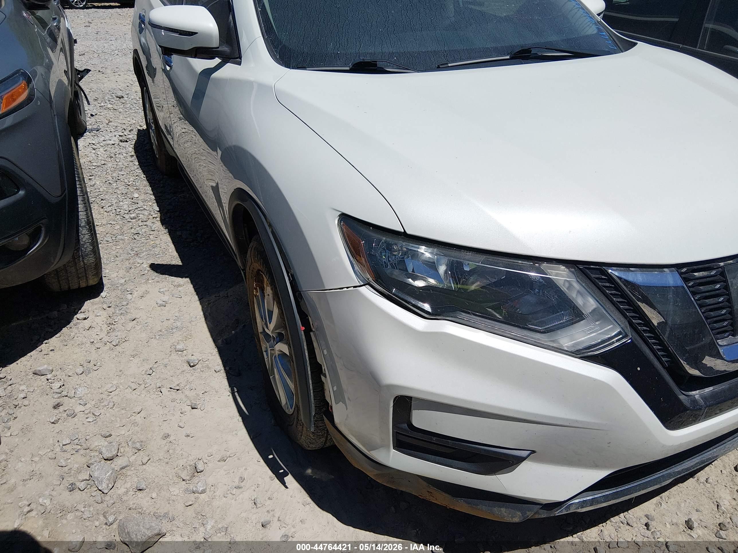 NISSAN ROGUE image 6