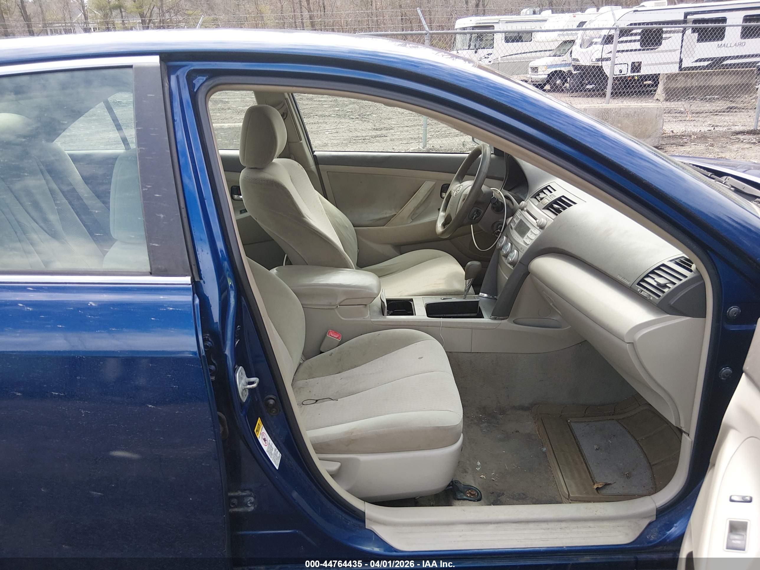 TOYOTA CAMRY image 5