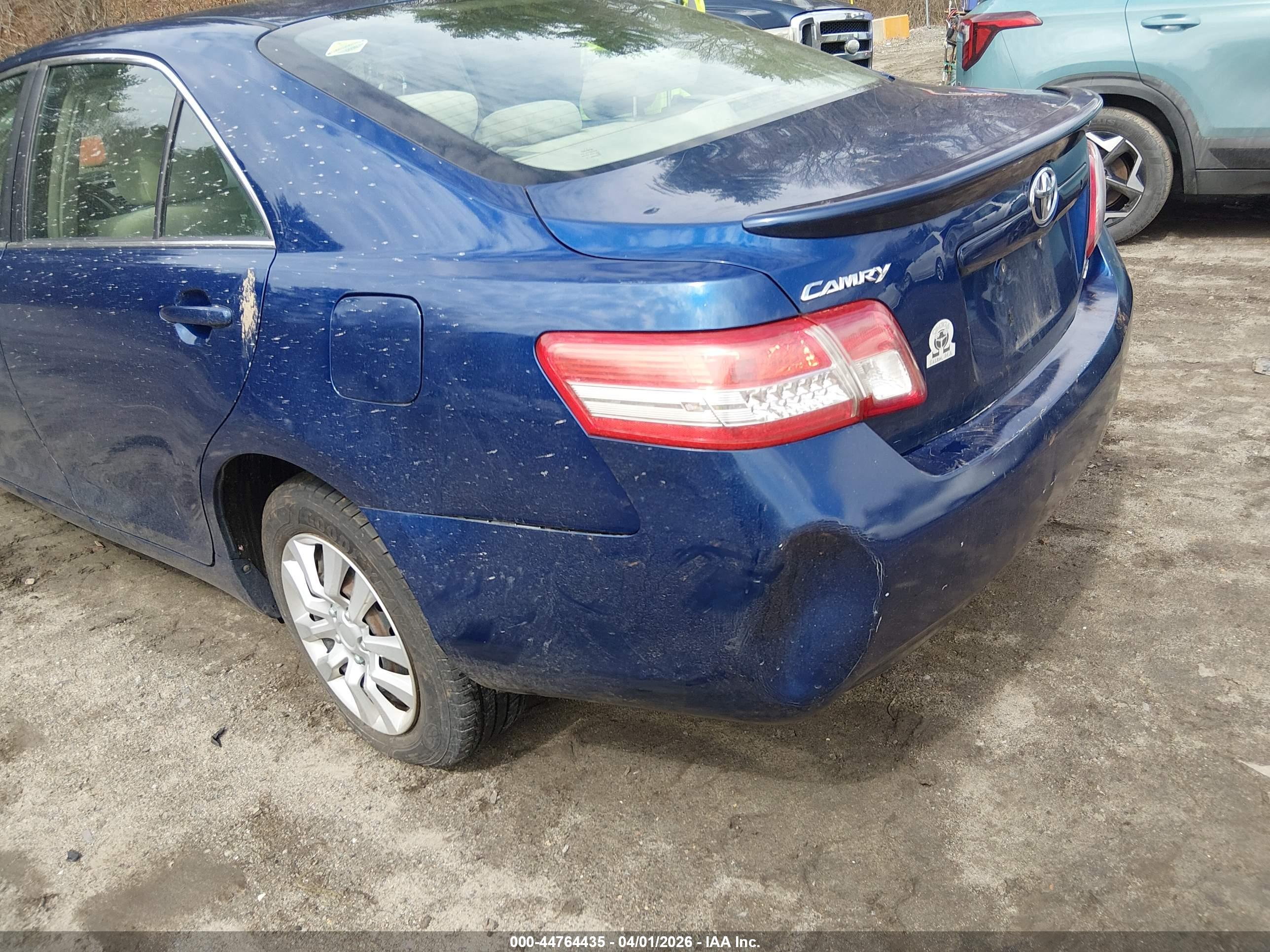 TOYOTA CAMRY image 6