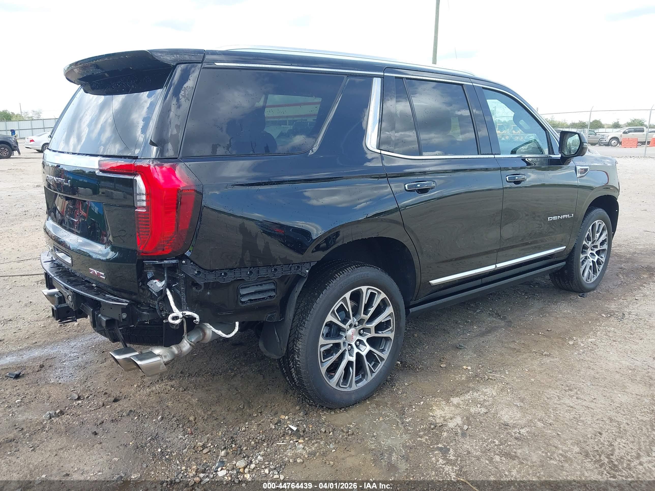 GMC YUKON image 4