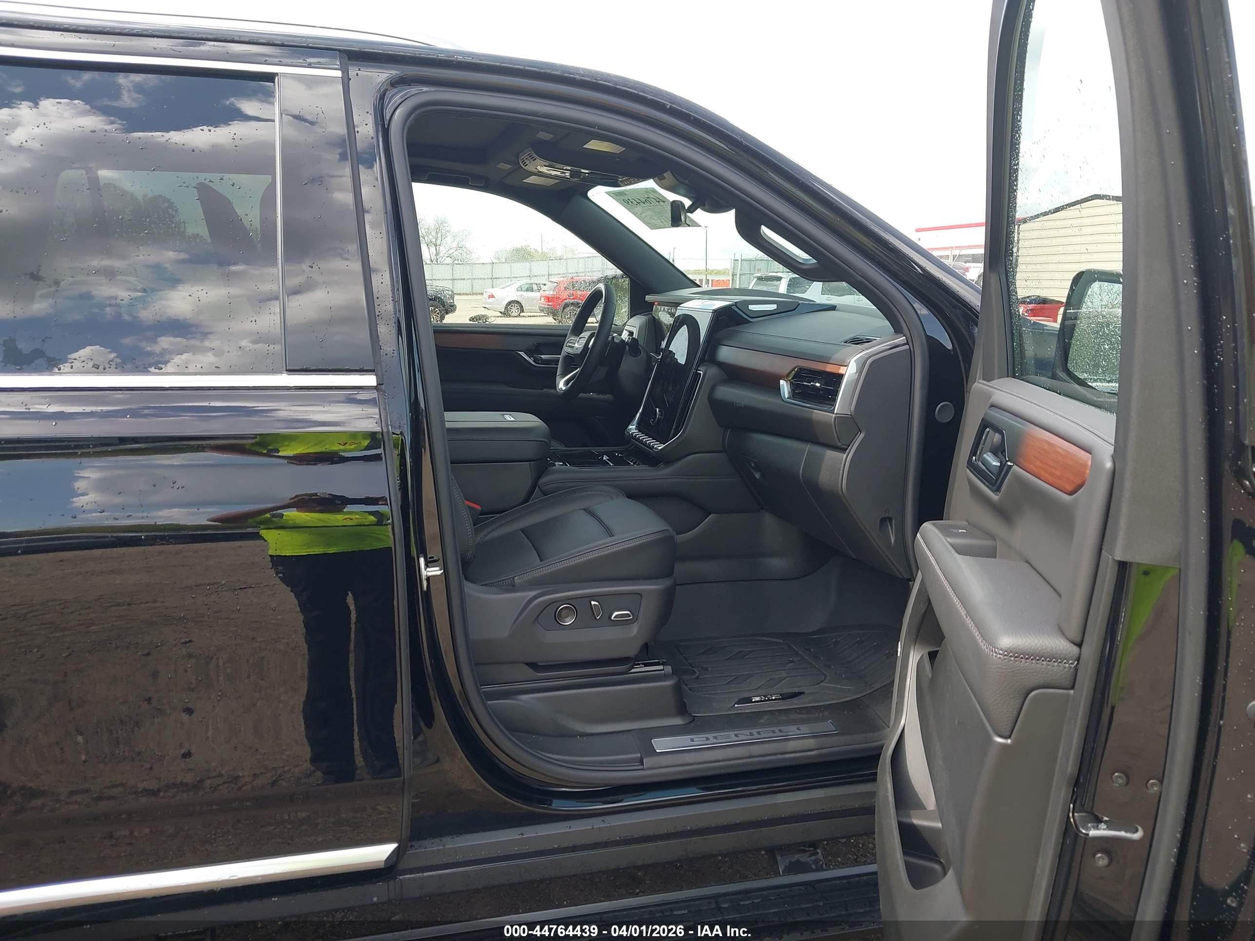 GMC YUKON image 5