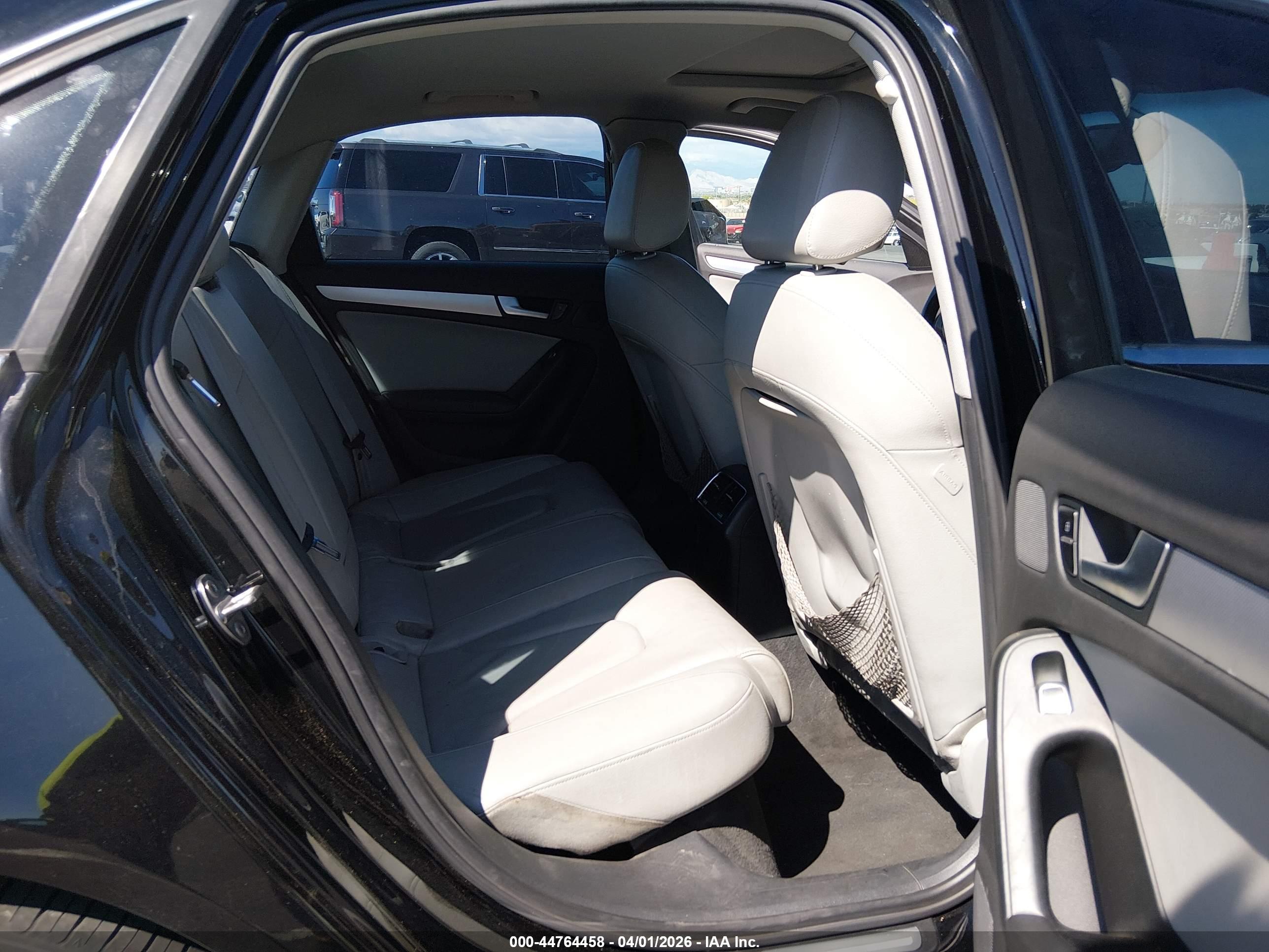 AUDI A4 image 8