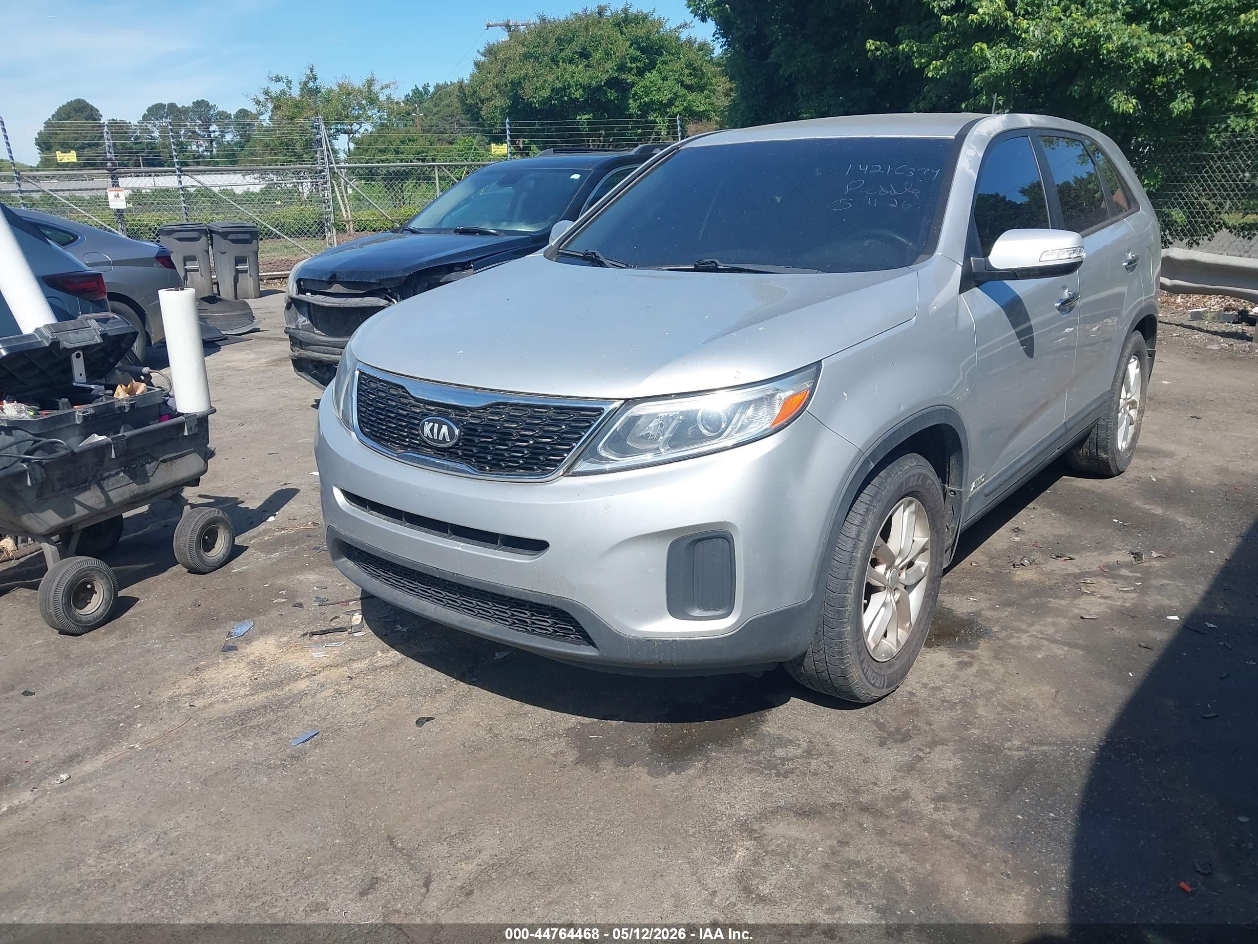 KIA SORENTO image 2